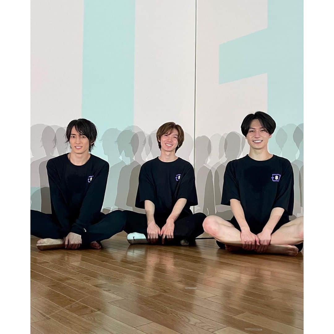 Travis Japan（トラジャ）さんのインスタグラム写真 - (Travis Japan（トラジャ）Instagram)「⁡ ⁡ +81 DANCE STUDIO #カイト#嵐 ⁡ 3人がそれぞれ個々で想像した物語を表現しています。その中で共通してる部分もあるから揃ってみえるとこもあるのかなって。大好きなカイトを踊らせて頂き幸せでした‼︎ 色々な見方で観て楽しんでね！ #Shime ⁡ Expressing our interpretation of the story individually. There’s some similarity so maybe there’s some parts where we’re doing the same thing at the same time. Full of happiness when we were able to make our favorite Kite dance!! Enjoy it by watching it in various ways! #Shime ⁡ #p81dance  #Johnnys #TravisJapan  #JohnnysClassics #dance」9月24日 21時02分 - travis_japan_official