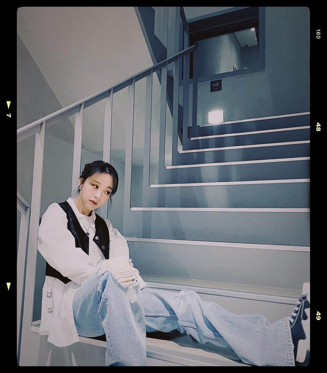 ムンビョルさんのインスタグラム写真 - (ムンビョルInstagram)「🎞🍂」9月24日 21時56分 - mo_onbyul