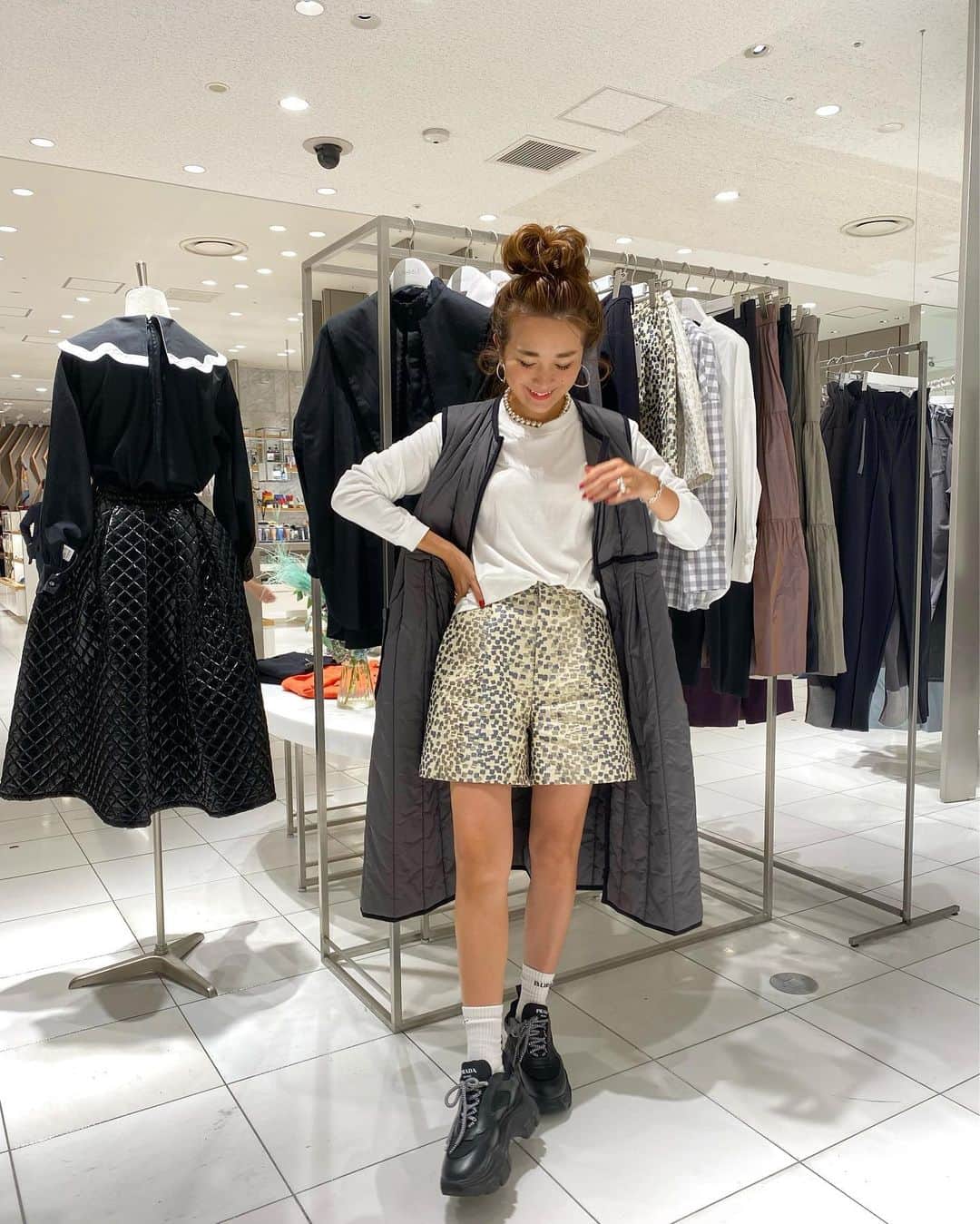 Mai Wakimizuさんのインスタグラム写真 - (Mai WakimizuInstagram)「伊勢丹新宿店でのpopup shop3日目が終了＼(^o^)／今日の店頭スタイルはこんな感じでした♡店頭にいるとお客様のおかげで新しいスタイリングの発見があって楽しい！お勉強させてもらってます♡さて、あっという間に明日で折り返し地点。寂しい。まだまだ終わりたくない！そんな気持ち♡ ------------------------------ 【popup shopのご案内】 日時:2021年9月22日(水)〜28日(火) (24日(金)はイベント開催につき終日休業) 場所:伊勢丹新宿店 本館1階 婦人雑貨／イセタンリーフ  ------------------------------ #linkable#リンカブル」9月24日 23時00分 - wakkin__m