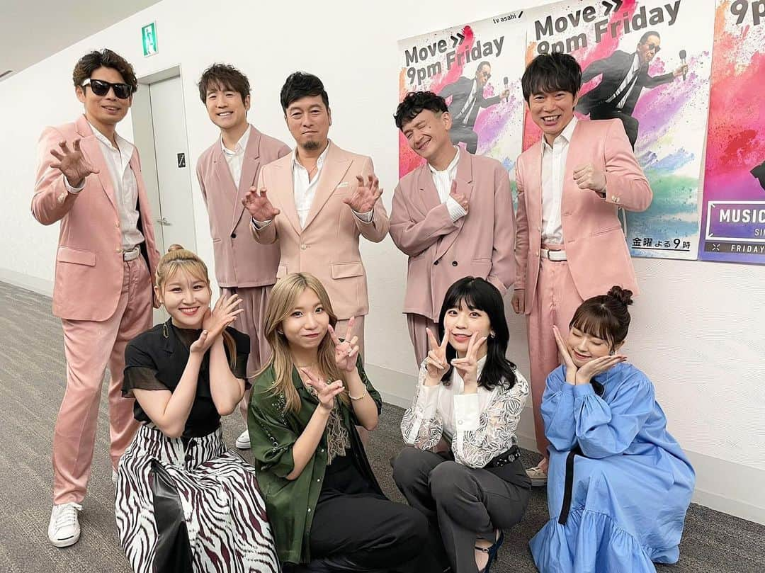 かれん（古賀かれん）さんのインスタグラム写真 - (かれん（古賀かれん）Instagram)「MUSIC STATION 2時間スペシャル 見てくださった方ありがとうございました！！  「君といれば」「マリーゴールド」そしてゴスペラーズさんと一緒に「Pretender」を歌わせて頂きました！  ゴスペラーズさんと一緒だと、心強くて緊張がとけてとっても楽しく歌えた〜  久しぶりに一緒に歌えて嬉しかったです！  次は10人でハモれたらいいなぁ☺️🙏🏻🤍  #MUSICSTATION #littlegleemonster  #thegospellers  #リトグリ  #ゴスペラーズ」9月24日 23時11分 - lgm_karen_official