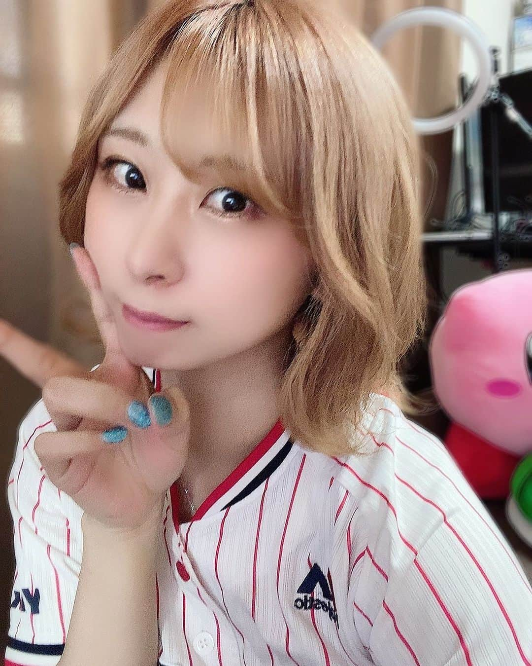 河原まゆのインスタグラム：「ヤクルト優勝してくれ〜❗️今日も現地行ってきたよ❗️ #swallows #プロ野球 #ヤクルトスワローズ」