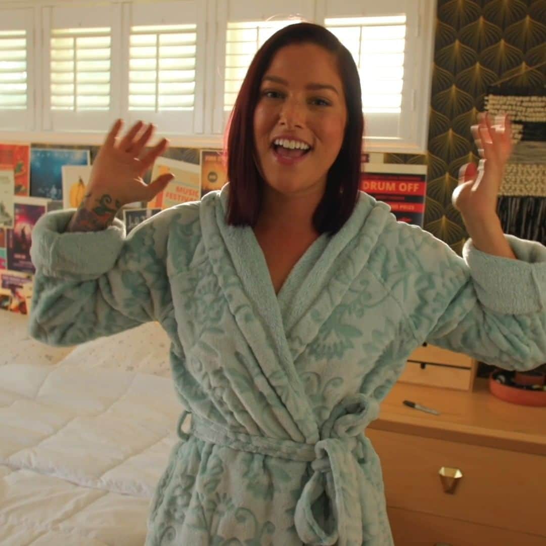 のインスタグラム：「We (aka @cuppythepuppy and I) had such a blast working on the #tomorrownight official video! @thekamrenkennedy absolutely killed it bringing my vision to life. Watch the full video now through the link in my bio.」