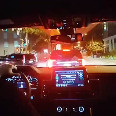 トニー・イエイヨーのインスタグラム：「Moving around Atl like the President @50cent @strikesinatra @litedabarber @unclemurda @antthaladiesman @icecoldtv .」