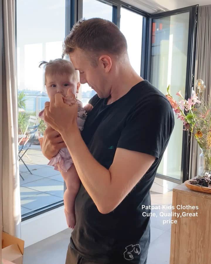 Diipa Büller-Khoslaのインスタグラム：「Dua stole my dance partner 🥺🥰   Thanks @patpat_clothing & @patpat_kids for this gorgeous set & other cute clothes you send over for Dua!  - #patpat #patpatkidsclothes PatPat kids clothing, cute, quality, great price #supplied」