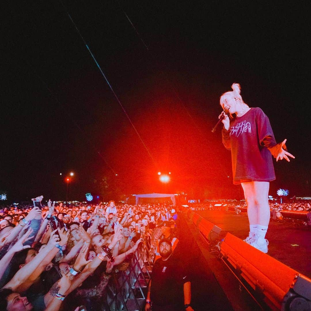 ビリー・アイリッシュさんのインスタグラム写真 - (ビリー・アイリッシュInstagram)「DELAWARE YOU ROCK」9月25日 2時45分 - billieeilish