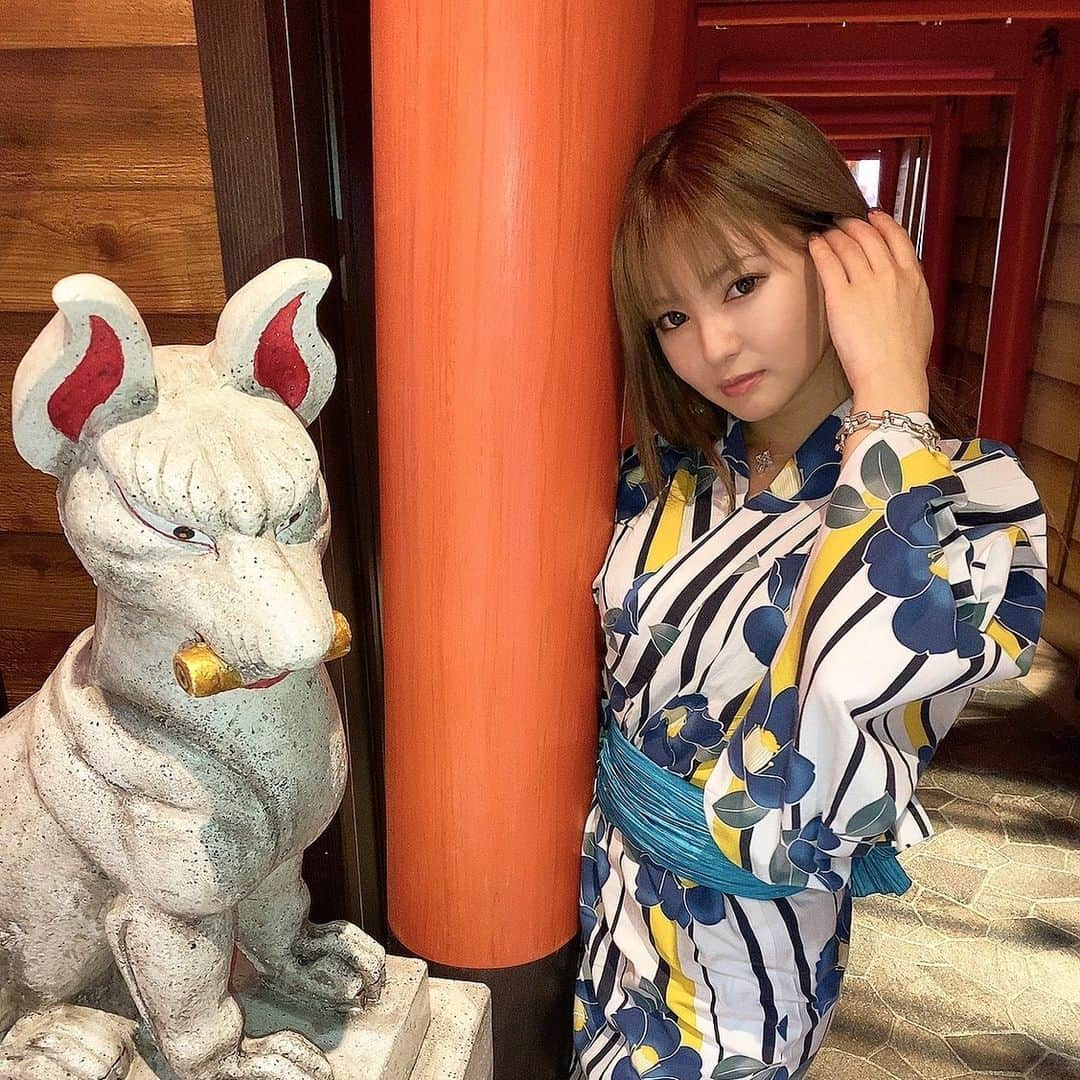 京ちゃんのインスタグラム：「. . 明日やすみだわーいわい🤌 . . . .  #me#photography#art#yukata#japan#autumn#hotsprings#travelgram#空庭温泉#温泉#大阪#浴衣#和#岩盤浴#ナイトプール#summer#他撮り#和歌山#白浜#海」