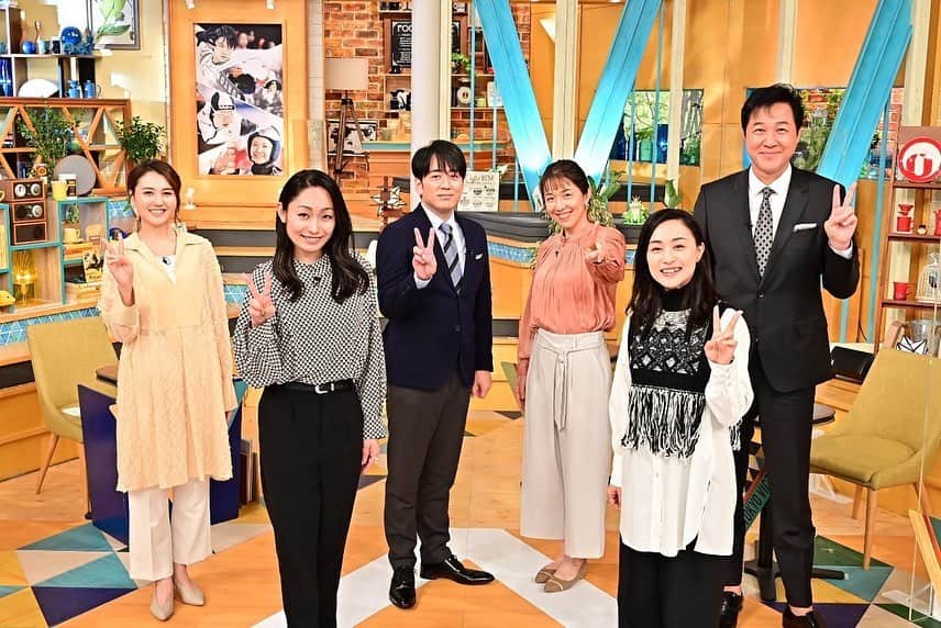 安藤美姫のインスタグラム：「My favorite TV show finished for NOW🥺🥺🥺 I was so happy to be part of this TV show called “TOKYO VICTORY”!!!! I spend an amazing time with all of you and so many athletes♥️♥️♥️ Thank you very much for having me with you all🥺🔥💪🙏♥️♥️♥️ 💞😌Love😌💞  大好きな人達との大好きな番組での時間はあっという間😌😌😌 何回かご一緒させて頂いた “TOKYO VICTORY” 最終回に呼んでいただきご一緒させて頂きましたこと本当にありがとうございました♥️♥️♥️ いろんなアスリートの皆様にお会いでき 素敵な出会いがいっぱいの明るくてパワフルでピースフルな番組が終わってしまうのは寂しいですが😢😢😢 また ぜひ こんなあたたかい空間でアスリートサポートをして下さる番組でご一緒できる日を楽しみに😌💕💕💕 そして 番組から頂いたご縁や刺激を胸に私もよりいっそうプロスケーターとして頑張っていきたいと思います⛸✨💪😎🥰♥️♥️♥️  ご視聴してくださった皆様 本当にありがとうございました🙏  そして VICTORY ファミリーとして過ごす時間をくださった関係者の方々にも感謝です♥️♥️♥️  💕💕大好き〜💕💕  #tokyovictory  #tbs #出会い #感謝 #安藤美姫  #mikiando」