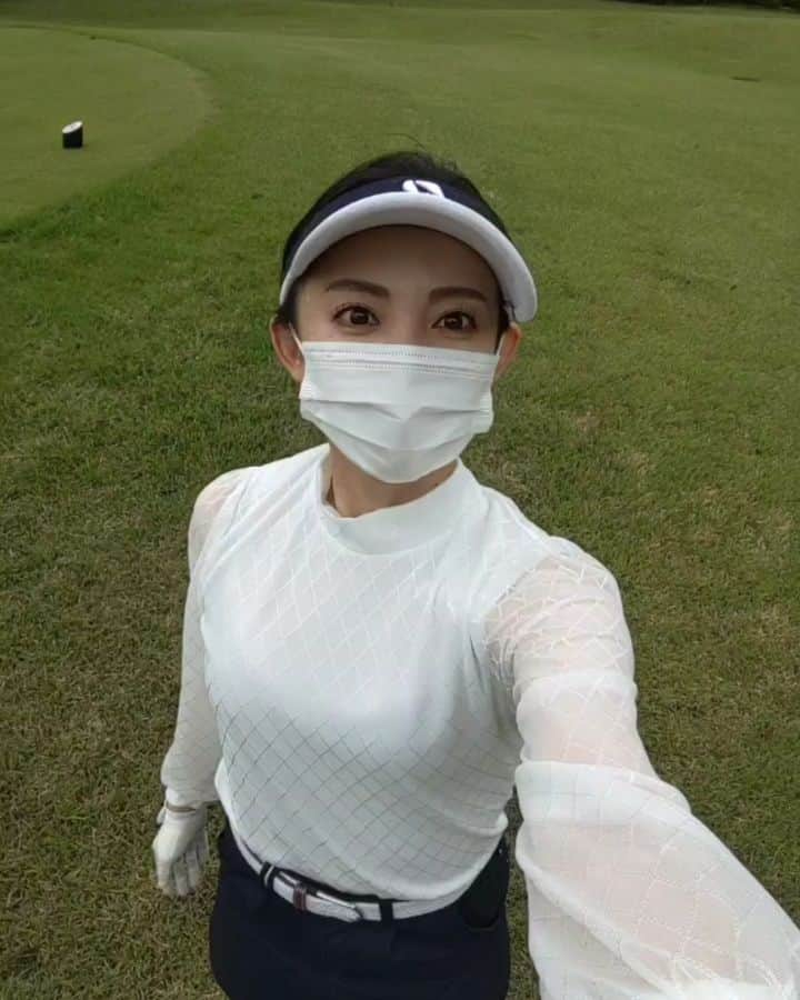 佐々木実季のインスタグラム：「今週末はラウンドの予定なし⛳練習頑張ります✨ 普段遣いもいけるゴルフウェア可愛い😙 @kissonthegreen #prじゃないよ笑 #イエベ春 #ゴルフ #⛳ #ゴルフ大好き #ゴルフ女子 #🏌#ゴルフ上手くなりたい #ゴルフ好きな人と繋がりたい #ゴルフ女子と繋がりたい #golf #lovegolf #ゴルフ免許証 #ゴルフ免許証アンバサダー」