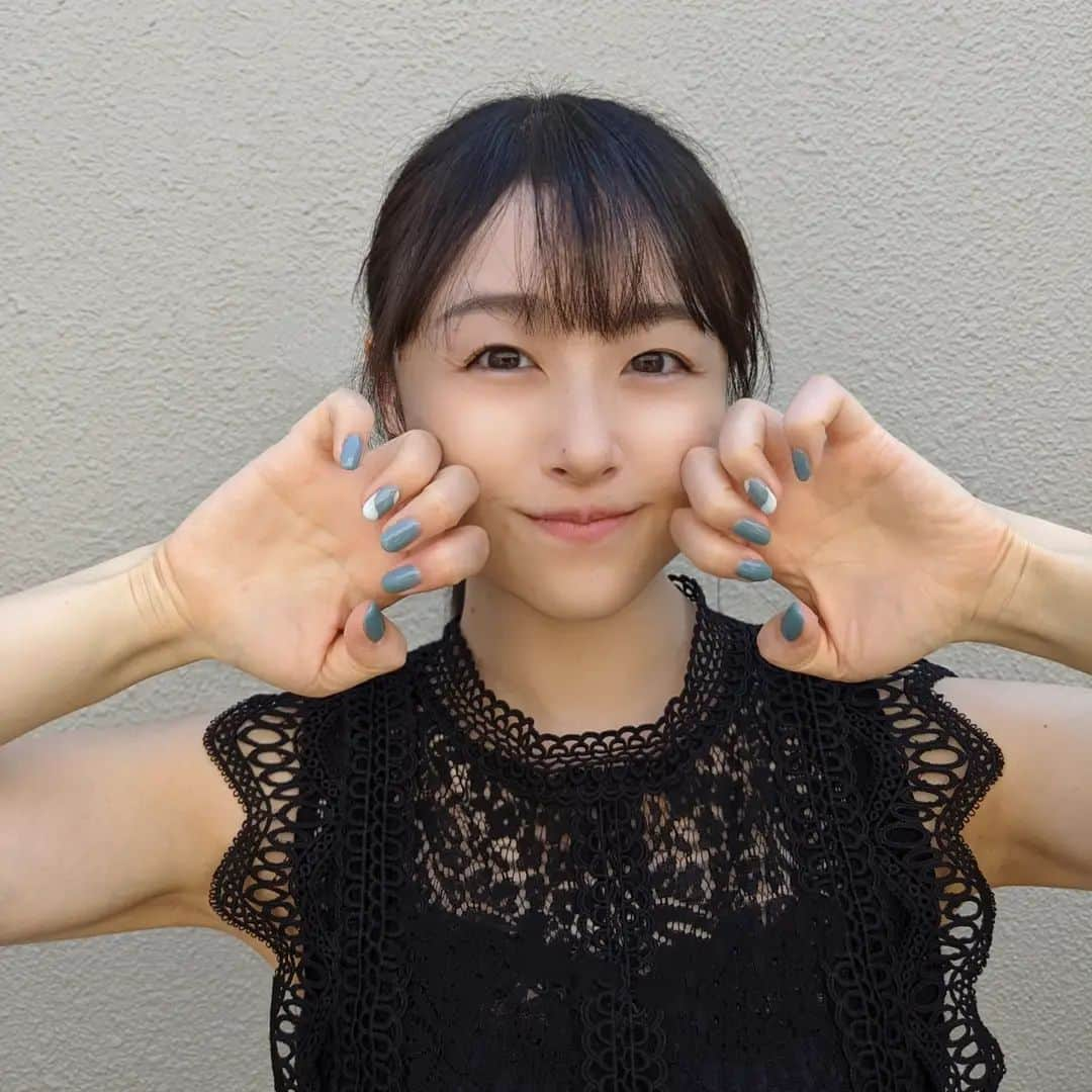 米澤かおりさんのインスタグラム写真 - (米澤かおりInstagram)「💅  #ネイル #フットネイル #ネイルデザイン #ブルーネイル #グリーンネイル #くすみネイル #くすみネイル #nail #footnail #セント #centforce #米澤かおり」9月25日 12時04分 - kaoriina67