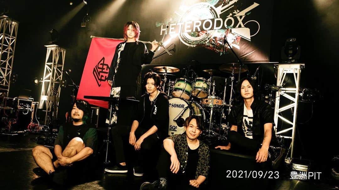 のインスタグラム：「#HETERODOXTOUR 2021.9.23 豊洲PIT  最高のメンバー🤟🏻🔥」