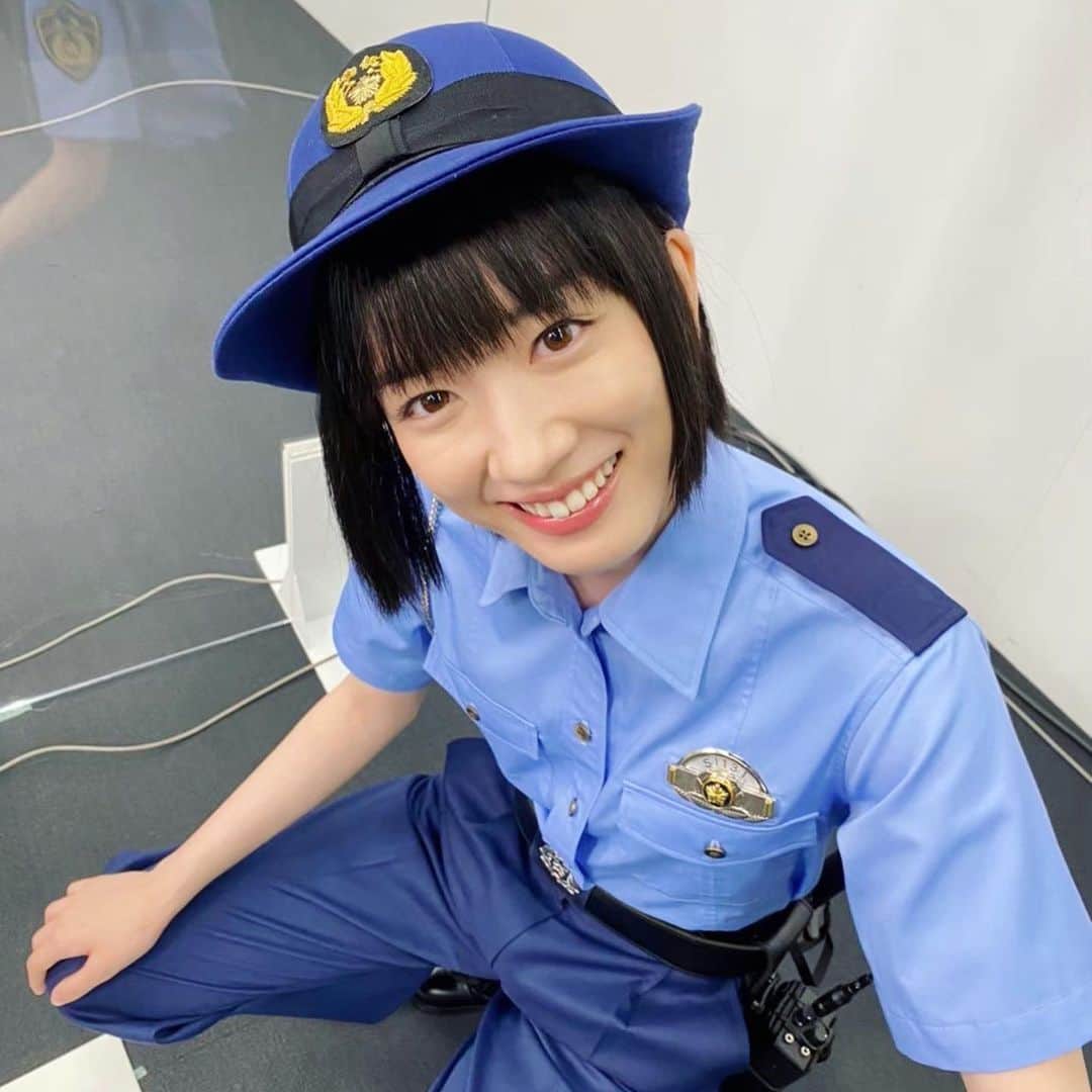 ハコヅメ〜たたかう！交番女子〜さんのインスタグラム写真 - (ハコヅメ〜たたかう！交番女子〜Instagram)「. ／ 🎂 #永野芽郁 さん㊗️22歳👏 ＼  1日乗り遅れてすみません😭💦 お誕生日おめでとうございます🎊💐🎁  初めてのスチール撮影時の 川合のオフショを皆様にもお届け📸  毎日が素敵な笑顔で溢れますように☺️🌸  #ハコヅメ の夏を経て… 10/29公開の映画🎬 #そしてバトンは渡された も 見逃せませんね👀✨」9月25日 12時50分 - hakozume_ntv