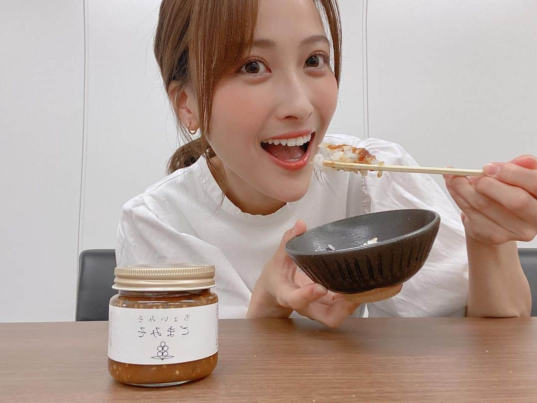 財津南美さんのインスタグラム写真 - (財津南美Instagram)「ㅤㅤㅤㅤㅤㅤㅤㅤㅤㅤㅤㅤㅤ 今日は、KBCラジオ「めぐみのラジオ」にお邪魔しました🎤ㅤㅤㅤㅤㅤㅤㅤㅤㅤㅤㅤㅤㅤㅤㅤㅤㅤㅤㅤㅤㅤㅤㅤ  ご紹介したのは、オンラインショップ「いとしまごころ」で購入できる、糸島生まれの加工食品や食器など✨ㅤㅤㅤㅤㅤㅤㅤㅤㅤㅤㅤㅤㅤㅤㅤㅤㅤㅤㅤㅤㅤ  素敵な商品や作品がありすぎて、盛りだくさんの内容となりました☺！ スタジオのいわぶさんも、紹介が終わった後、美味しそうに完食してくださいましたよ🧡ㅤㅤㅤㅤㅤㅤㅤㅤㅤㅤㅤㅤㅤ ㅤㅤㅤㅤㅤㅤㅤㅤㅤㅤㅤㅤㅤㅤㅤ お米好きにオススメしたい、伊都安蔵里さんの「ちょいみそごまみそ」🍚🥢(1.2枚目)ㅤㅤㅤㅤㅤㅤㅤㅤㅤㅤㅤㅤㅤ  柔らかく煮たいちごがまるごと！スイーツやヨーグルトに相性抜群の、TANNALさんの「あまおうコンポート」🍓🥣(3枚目)ㅤㅤㅤㅤㅤㅤㅤㅤㅤㅤㅤㅤㅤㅤㅤㅤㅤㅤㅤㅤㅤㅤㅤㅤㅤㅤ  そして、山下商店さんの「いとしま海のサラダ」を使った、タコのマリネ海藻サラダ🥗✨(4.5枚目) この「いとしま海のサラダ」は、糸島の海から手摘みで収穫した茎わかめ、わかめ、ひじき、ふのりをそのまま乾燥させたもので、10分水に戻すだけで手軽に食べれらるものです！ㅤㅤㅤㅤㅤㅤㅤㅤ マリネに使用したのは、伊都安蔵里さんの万能酢✨こちらの酢も、だししょうゆや砂糖が入っているので、これだけで味がきまる優れものです！塩揉みせずに切ったお野菜にかけるだけで、簡単に酢の物が作れますよ〜♪これなら、料理が苦手な私も作れそうです😳ㅤㅤㅤㅤㅤㅤㅤㅤㅤㅤㅤㅤㅤ  そしてこれらが入っているお皿やスプーンなども、もちろんいとしまごころで購入できるものです🥄 こだわりを感じる素敵な作品たちに、うっとりしますね〜🥺♡ㅤㅤㅤㅤㅤㅤㅤㅤㅤㅤㅤㅤㅤㅤㅤㅤㅤㅤㅤㅤㅤㅤㅤㅤㅤㅤ　  いとしまごころはオンラインショップなのですが、こういった商品を実際に触って、見ることができるチャンスがあるんです！皆さん！☺️🧡ㅤㅤㅤㅤㅤㅤㅤㅤㅤㅤㅤㅤㅤㅤㅤㅤㅤㅤㅤㅤㅤㅤ ㅤㅤㅤㅤㅤㅤㅤㅤㅤㅤㅤㅤㅤㅤㅤㅤㅤ 現在、天神のインキューブのM3F特設会場で開催中の『ふるさとWishマーケット』にて、今日ご紹介した商品の一部を販売しています！期間は9月30日まで♪ㅤㅤㅤㅤㅤㅤㅤㅤㅤㅤㅤㅤㅤㅤㅤ  さらに！その後10月2日〜14日までは、同じくインキューブM3F特設会場で、今度は『いとしまごころ』のポップアップストアが開催されます！！ そちらでは、食品以外にも、食器などのクラフト作品も直接見て、実際に手に取っていただけるので、気になった方はぜひ🧡🧡ㅤㅤㅤㅤㅤㅤㅤㅤㅤㅤㅤㅤㅤㅤㅤㅤㅤㅤㅤㅤㅤㅤㅤㅤㅤㅤㅤㅤㅤㅤㅤㅤㅤㅤ ㅤㅤㅤㅤㅤ 紹介したいものが多すぎて長くなっちゃいました〜😹✨ ㅤㅤㅤㅤㅤㅤㅤㅤㅤㅤㅤㅤㅤㅤㅤㅤㅤㅤㅤㅤㅤㅤㅤㅤㅤㅤㅤㅤㅤㅤㅤㅤㅤㅤㅤㅤㅤㅤㅤ #いとしまごころ#オンラインショップ#糸島#山下商店#いとしま海のサラダ#伊都安蔵里#万能酢#ちょいみそごまみそ#錫#西原佑騎　さん#高麗窯#TANNAL#あまおうコンポート#QCERA#瑠璃色#ことのは木工舎#ベビースプーン#インキューブ#KBCラジオ#めぐみのラジオ」9月25日 13時23分 - zaitsu_minami