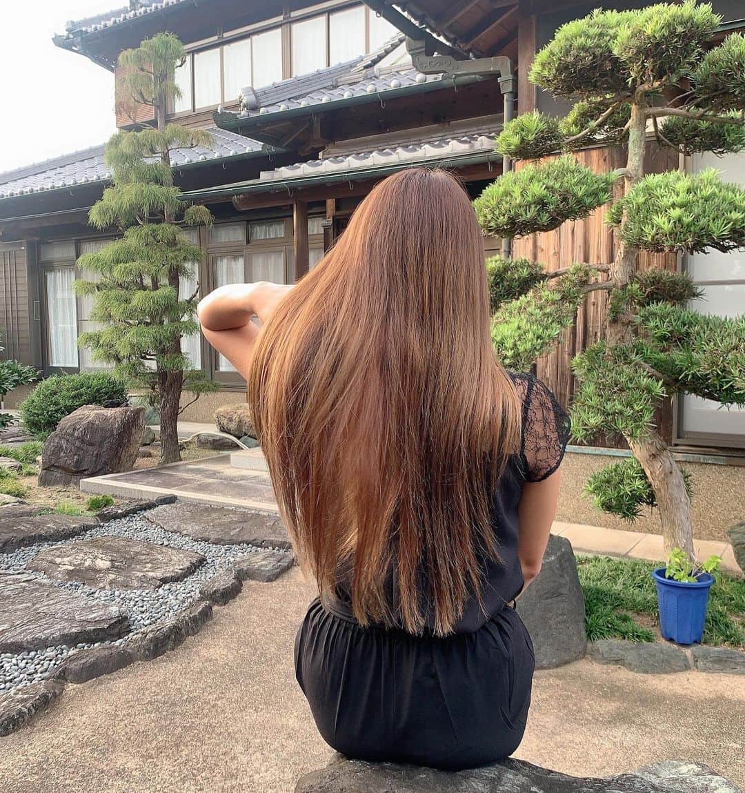 とくさきさんのインスタグラム写真 - (とくさきInstagram)「こんばんは⭐️ . 久しぶりに美容院に行ってきたんだけど、いつも違う感じでアッシュ強めにしてもらったんだ〜❤️😆 . カラーも気に入りすぎたけど、何よりトリートメントで髪の毛がサラサラになったことが嬉しい🥺💕 . Thank you @takahiro_numa 😌 .  #ゴルフ#ゴルフ女子#golf#golfgirl#golfswing#ゴルフスイング#sports#スポーツ#スポーツ女子#골프#골프여자#尔夫球#高尔夫#髪の毛#トリートメント#美容院#サラサラ#とぅるとぅる」9月25日 18時34分 - tokusaki_golf