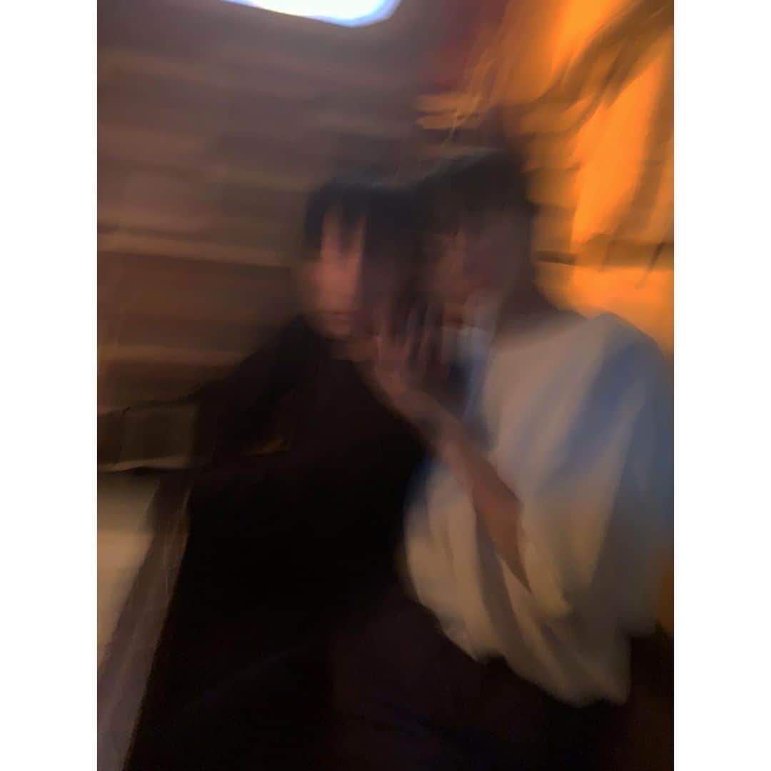 椎木知仁のインスタグラム：「思いやりを持ち、素直でいられるって気持ちいい〜。写真はいつかのふるくん。やたらと変な人扱いしてくるけど一番やばいのは君なんだ。。。」