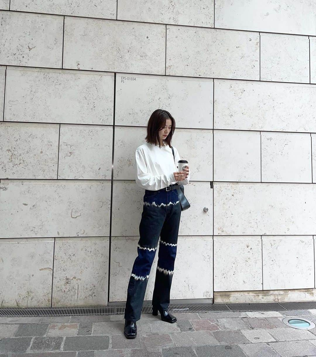 朝日奈央さんのインスタグラム写真 - (朝日奈央Instagram)「#あさひ私服　 おにゅーのデニム...🤍 タイダイ柄に惹かれてげっとしたよ😌 一つ一つ手作業で染めているんだって👖♡」9月25日 19時29分 - pop_step_asahi