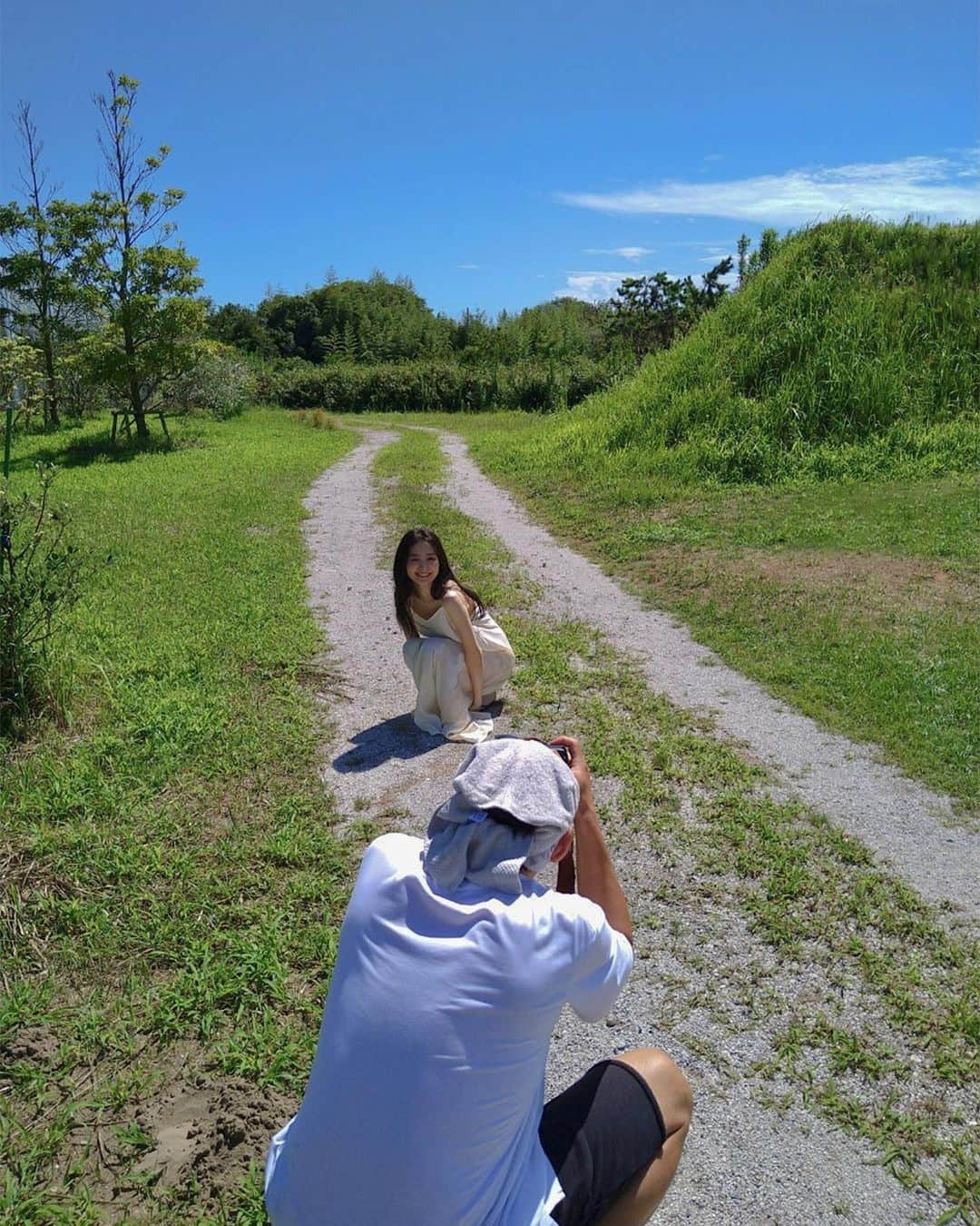 高田里穂さんのインスタグラム写真 - (高田里穂Instagram)「マネージャーさんが大量に撮ってくれていたので☺︎  デジタル写真集 by 週刊プレイボーイ 本当に多くの方に見て頂き、ありがとうございます！  デビュー当時は、水着を着て写真集やカレンダーを出したりしていましたが、そのあと10年ほどは、お芝居やモデルのお仕事に専念していました。 だけど年を重ねていくにつれ、グラビアでなのかは分からないけど、大人になった自分を撮ってもらいたいなぁ  と思っていたので、今回、とても良い機会を下さった 週刊プレイボーイさんには感謝しています💐  そしてあらためて、 仮面ライダー50周年おめでとうございます！ わたしの芸能人生はここから始まったんだ〜  まだまだこれからです！ これまで様々なことを経験させてもらったので それを武器に、突き進んで行きますよー🔥🦁  いつも応援してくれる皆さん本当にありがとう。 大好きです！  #週プレ #仮面ライダーオーズ #デジタル写真集 #オフショット」9月25日 19時45分 - riho__takada