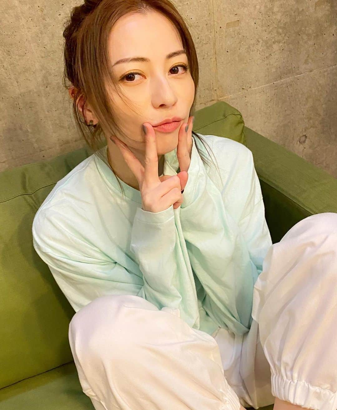 香里奈さんのインスタグラム写真 - (香里奈Instagram)「Have a nice weekend 😋  #香里奈 #karina #20210925 #麺が食べたい」9月25日 20時19分 - karina_official_221