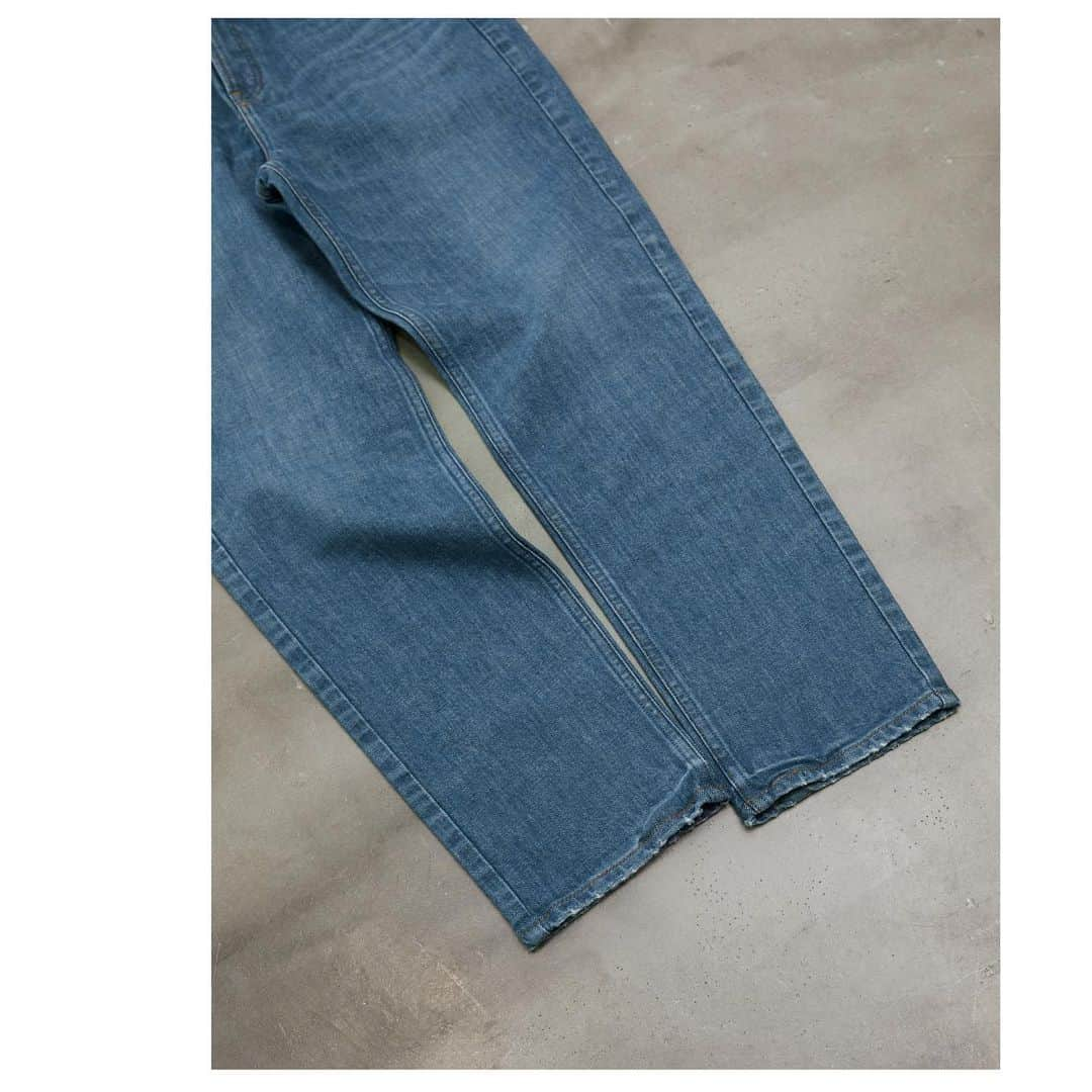 upper hights OFFICIALさんのインスタグラム写真 - (upper hights OFFICIALInstagram)「Naoko Okusa's ''DENIM DIARY'' 〜 Featured item in  Sep.〜   「ワードローブに取り入れたいアイテムの１つにデニムがあります。 定番だからこそデニムをアップデートしていくことが大切であると語るスタイリスト大草直子さん」 大草さんが新たに巡り合ったおすすめのデニムを日記のように更新していく連載企画。  ======================== upper hights【THE NINETY'S】 ========================  Style : 137336-ACD Color:ACID Size:21〜27 Price:25,300(in tax) ========================   エクリュのような繊細なトーンにも、アシッドカラーは最適。インディゴやブラックだと強すぎるときには、ぜひ、この絶妙なブルーに頼って♡ by Naoko Okusa  ========================  その他の商品情報や お取り扱い店舗につきましては 下記の代表窓口へお問い合わせくださいませ。 03-5728-8788 ======================== . . #denimdiary #着回し #連載  #デニムダイアリー @naokookusa #大草直子 さん #upperhights #new #denim #theninetys #デニムコーデ  #アッパーハイツ #デニム #アシッドカラー #テイパードデニム  #ootd #outfit #intheknowgl」9月25日 20時20分 - upperhights