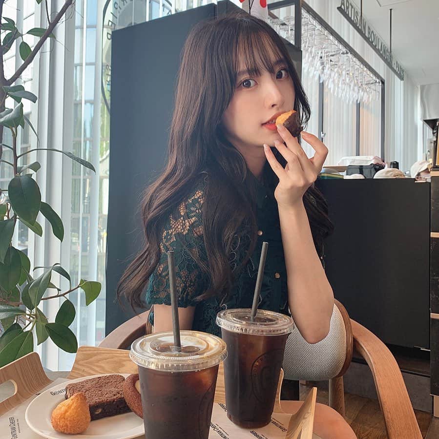藤川らるむさんのインスタグラム写真 - (藤川らるむInstagram)「新調したブラウス 👗 ⁡ ⁡ ⁡ ⁡ ⁡ ⁡ ⁡ ⁡ ⁡ ⁡ #여자 #followｍe #follower #女孩 #섹시한 #fashion #ınstagood #photooftheday #art #cute #style #me #패션스타그램 #セルフィー #igersjp #selfie #팔로우환영　#underwear #lingerie #란제리 #속옷  #ゴントランシェリエ #表参道カフェ #青山カフェ #シスタージェニー #シスタージェニーコーデ」9月25日 20時38分 - ralumu_00