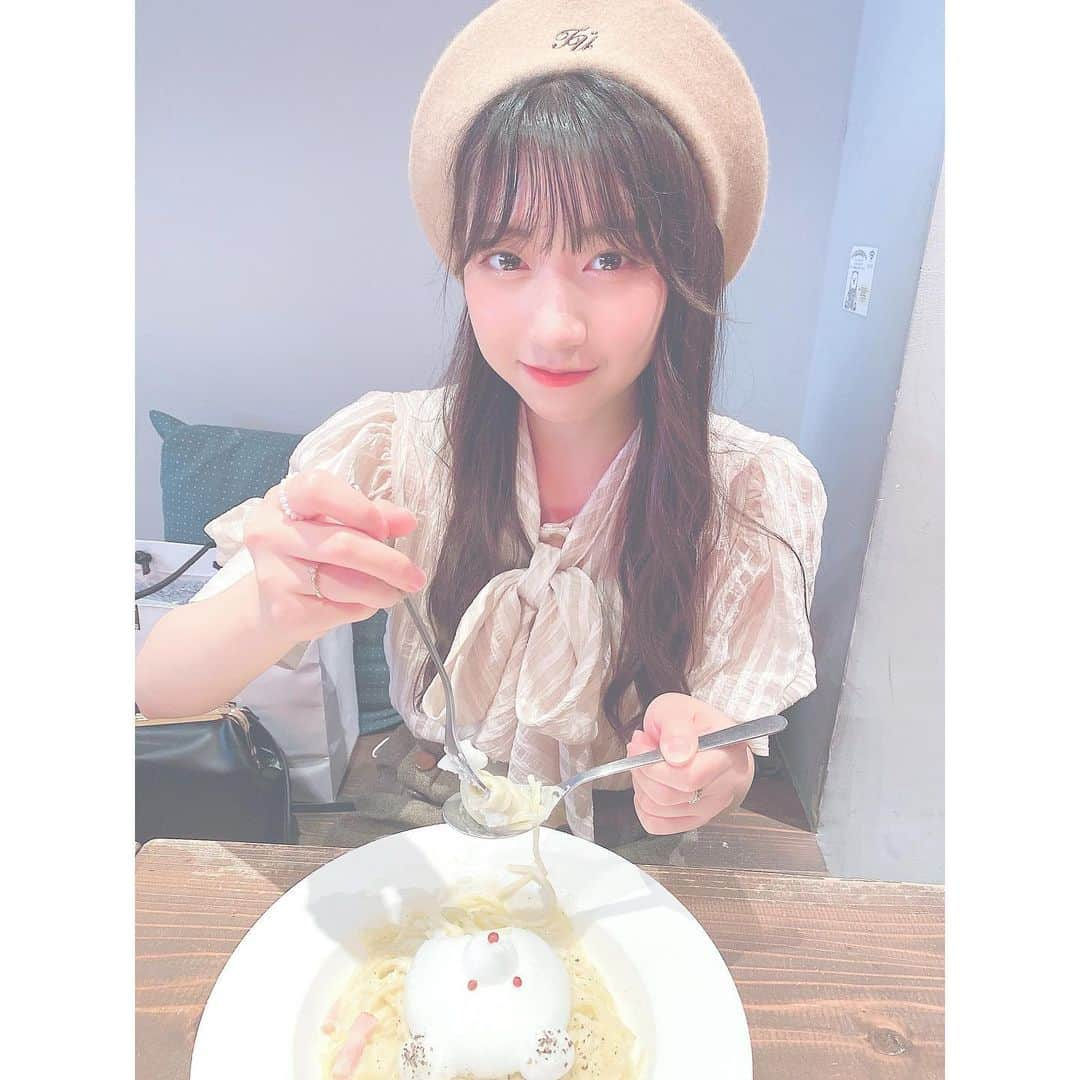 後藤陽菜乃さんのインスタグラム写真 - (後藤陽菜乃Instagram)「︎✿  #ぴなカフェ部 🧸  ずーっと行ってみたかったお店✨ @bistroshirokuma   パスタにしろくまさんが乗ってるのかわいい🥺 チーズケーキにもくまさんが二つ😳✨✨  #bistroshirokuma #福岡カフェ #福岡グルメ #福岡グルメ部 #天神 #天神ランチ #天神グルメ #小倉 #小倉グルメ #門司港 #門司港グルメ #カフェ #グルメ #パスタ #カルボナーラ #スイーツ #ベレー帽 #ootd #followｍe #idol #hkt48 #後藤陽菜乃」9月25日 22時00分 - pinachan._.0308