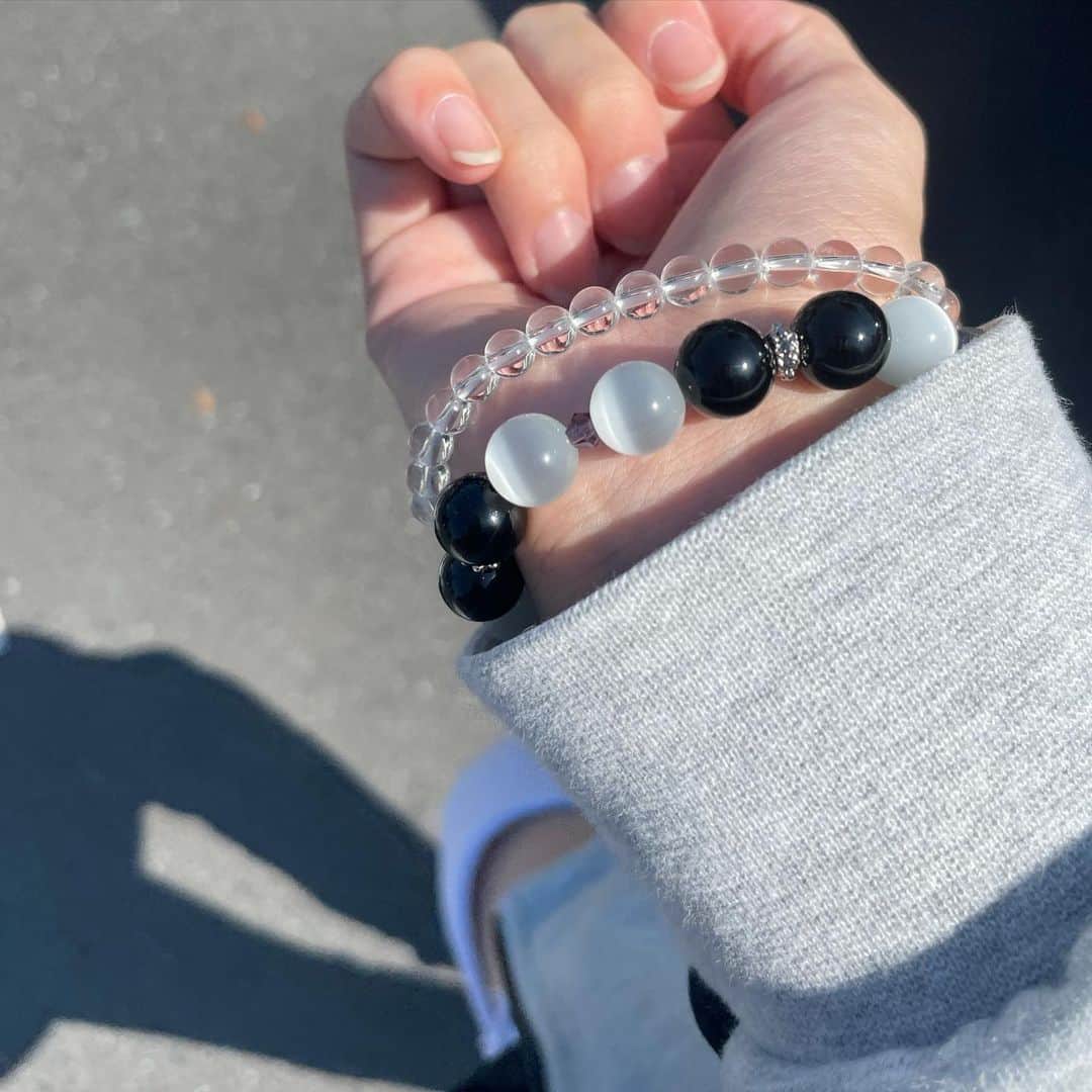 中野みやびのインスタグラム：「📿📿📿   #パワーストーン #数珠  #ブレスレット  #水晶  #綺麗  #お気に入り  #お洒落  #fashion  #中野みやび  #みやび」