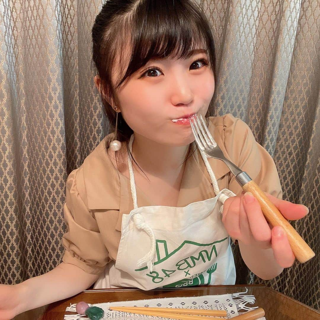 出口結菜さんのインスタグラム写真 - (出口結菜Instagram)「《🧀#六甲バター　#チーズレシピ》 ⁡ ⁡ #難波自宅警備隊にて、 『たけだバーベキューのお家でQBB！Supported by 六甲バター』 ⁡ なんと！六甲バターさんからQBBチーズを提供していただきましたっ！ ⁡ QBBチーズだけでも美味しいのに、 そこからまたアレンジしてチーズ料理を作りました😳✨ ⁡ 【メニュー】 🍝お手軽カルボナーラ 🥓大葉豚バラ巻き 🥞餃子の皮のミルフィーユ ⁡ ⁡ お料理手順はYouTubeにアップされているので 是非作ってくださると嬉しいです😆✨ ▶️https://www.youtube.com/watch?v=xPAaDR_2NH8 ⁡ ⁡ #qbb #qbbチーズ #新商品 #期間限定 #チーズ #チーズ料理 #料理 #お料理 #レシピ #料理写真  #パスタ #カルボナーラ #豚バラレシピ #豚肉レシピ #ミルフィーユ #餃子の皮 #餃子の皮アレンジ #お家ごはん #お家居酒屋 #夜ご飯 #夜ご飯レシピ #居酒屋飯 #居酒屋ごはん  #食べ物 #グルメ #ラビグルメ」9月25日 22時36分 - yui_laby0622