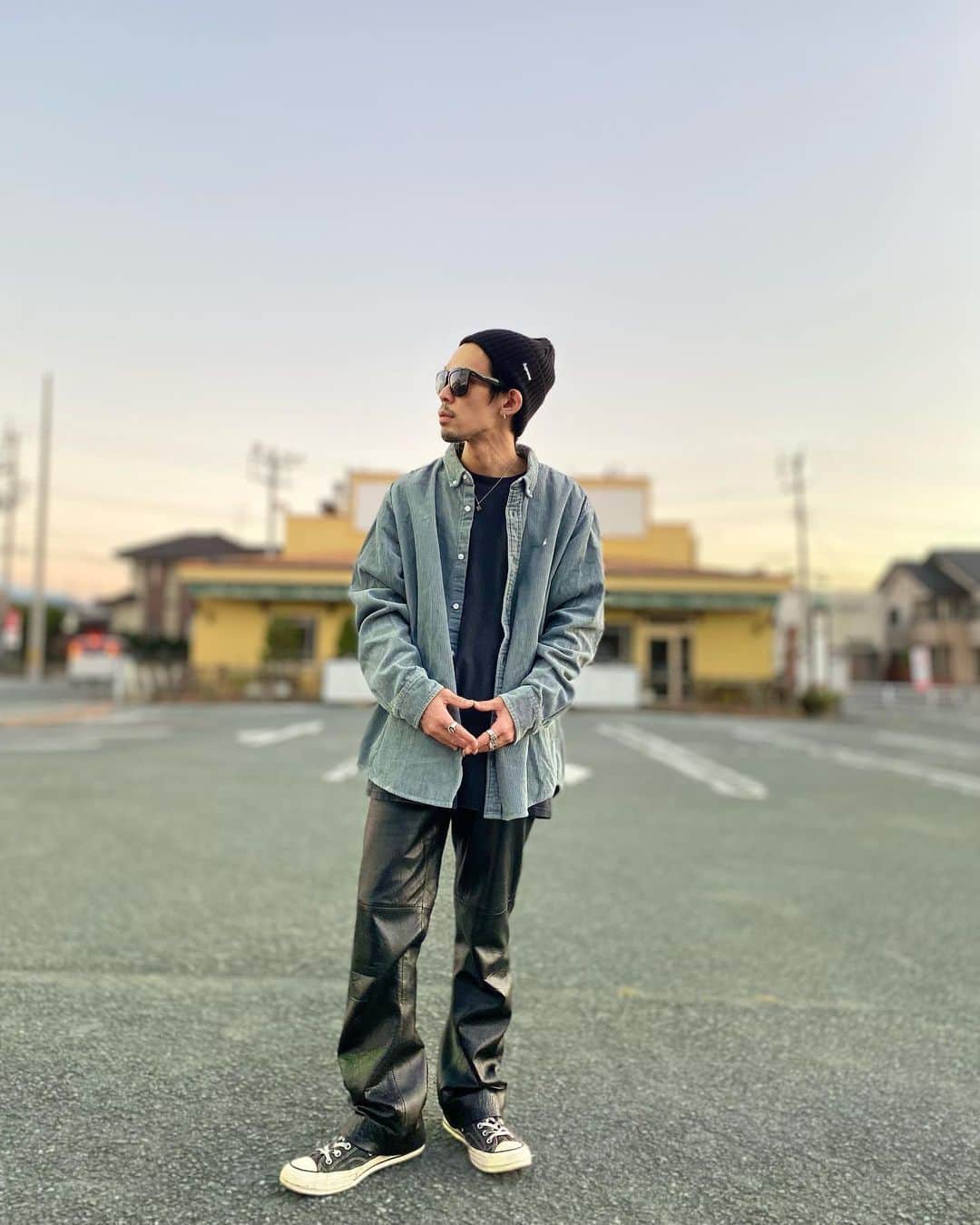 tetsuya togashiのインスタグラム：「🎱🎱🎱🎱 古着屋さんで、 店員さん『この近くに新しくカーハート出来るよ』 俺『WIPですか？』 店員さん『ん⁉︎』 ‍ ダメだこりゃ。 ‍ 最近、仙台は本当に古着が盛り上がっててヤバい。 ‍ #carharttwip #supreme #ct70」