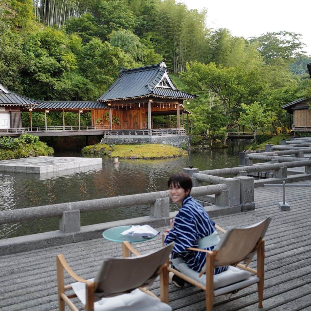 正中雅子さんのインスタグラム写真 - (正中雅子Instagram)「あさば♨️  夏になる前に主人と訪れた伊豆の あさば♨️さん  このときの週末、子供達が実家へ泊まりに行き主人は東京だったので 暇になり主人と合流して2人で伊豆へ🌿  子なしで旅行とかずっと先やと思ってたのにすんごい早くに訪れた😂笑  子供がいるといけないお宿へ🥰  お料理も美味しく、とっても美しいお庭に温泉も川沿いで最高でした💫  ただ、主人と2人より子供達もいる方が楽しいよね🙃笑  あ、でも子供いないとこんなにも私の言うことややりたい事を聞いてくれてたことは思い出した笑  まーたまには良き🌿  #masacotravel」9月26日 9時55分 - masacoshonaka