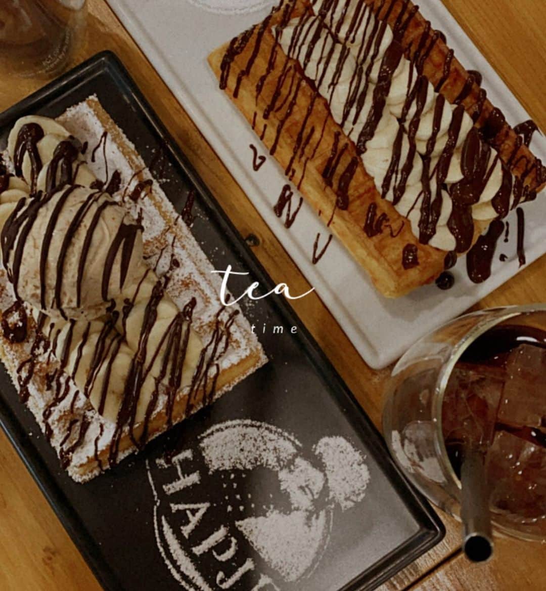 森本あやかさんのインスタグラム写真 - (森本あやかInstagram)「久しぶりにワッフル食べたくて 妹 @mikur_ii とおひめと行ってきた🤍  @hapje_jp   サックサクで軽ーいワッフルだから ２枚くらい食べれそうな勢い。笑  トッピングで追加できる シナモンクッキーのアイスクリームが 美味しすぎるから食べてみて🤭🤍  #waffle #ベルギーワッフル #美味しい #さくさく #軽い #ワッフル #四ツ橋カフェ #カフェ好きな人と繋がりたい #スイーツ #スイーツ部 #スイーツ巡り #スイーツすきな人と繋がりたい #あやまろグルメ #大阪カフェ #大阪グルメ」9月26日 18時37分 - ayachi0120