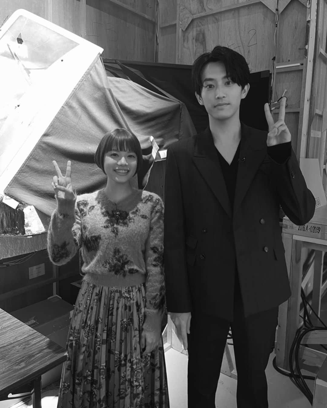 恋です！〜ヤンキー君と白杖ガール〜のインスタグラム：「. 📺番組出演情報📺  明日🗓 9月27日(月) 🌙夜10:00〜11:00 『しゃべくり007』  #杉咲花 さん #杉野遥亮 さん が出演します👏✨ ぜひご覧ください❣️  セットの裏で撮った写真も📸 (スタジオのカラフルな照明が当たって 見にくかったので💦 モノクロに加工してます🙇‍♀️)  #しゃべくり007 #恋です！ #日テレ」
