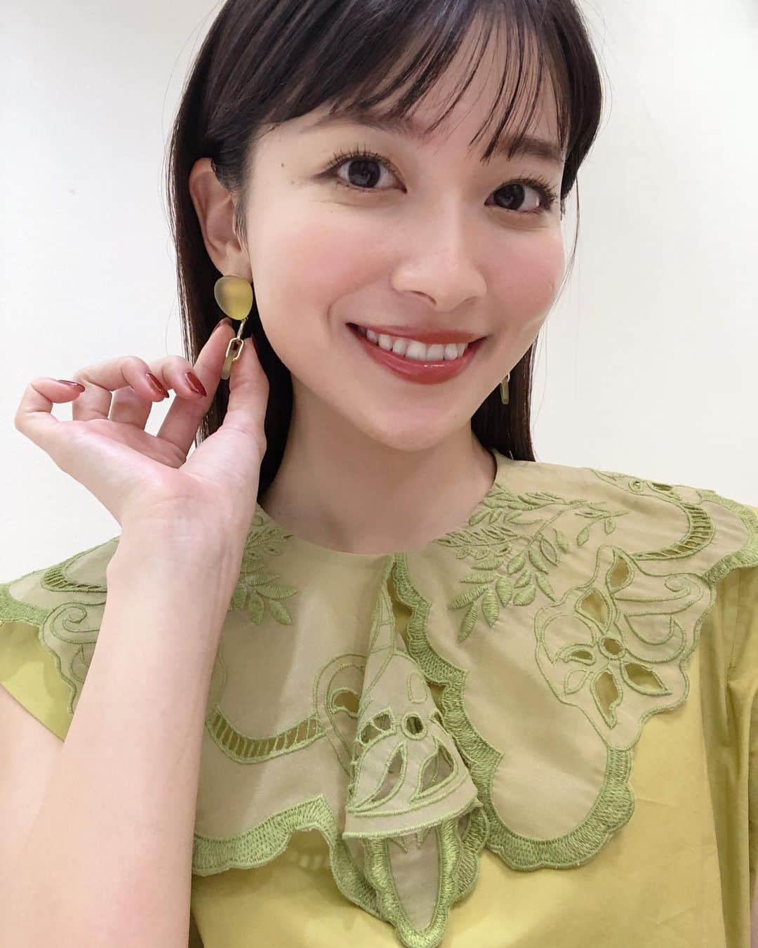 山本里菜さんのインスタグラム写真 - (山本里菜Instagram)「. 今日もサンデージャポン ありがとうございました💕  今日でサンデージャポンの初回放送から20年でした！！😳 20年！すごい🙊🌹 これからも長く長く続いていきますように...✨☺️ 皆さん引き続きよろしくお願いします🙇‍♀️  衣装 tops&skirt...Ameri VINTAGE  #サンデージャポン　#サンジャポ　#20周年　#ピアス　#山本里菜」9月26日 13時49分 - rinayamamoto_0622