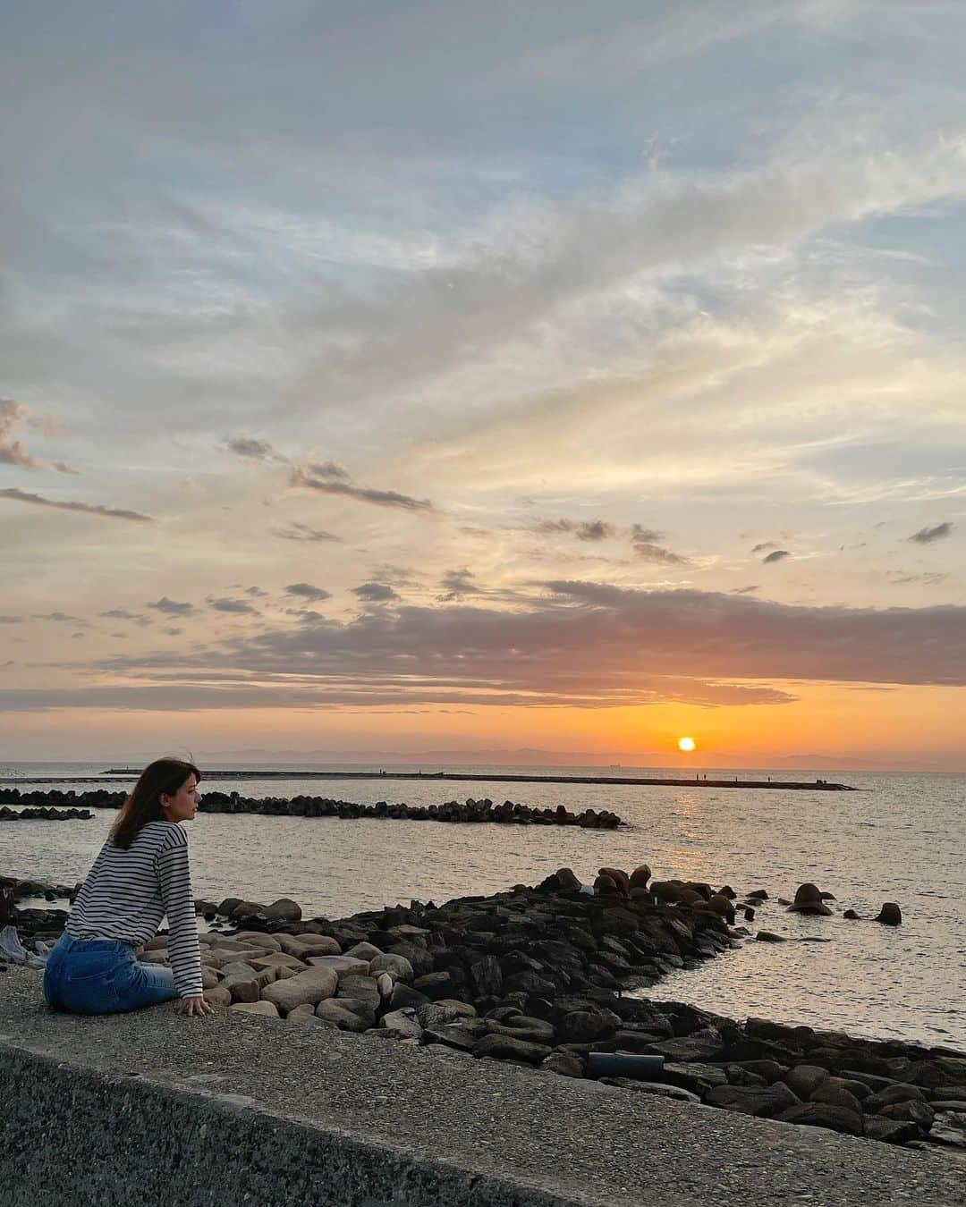 藤井美菜さんのインスタグラム写真 - (藤井美菜Instagram)「. 新潟で見た夕陽。 니가타에서 봤던 석양.  Beauruful sunset in Niigata.  #新潟#新潟観光#夕陽#海#니가타#니가타관광#석양#바다#niigata#sightseeing#sunset#sea」9月26日 14時41分 - fujii_mina_0715