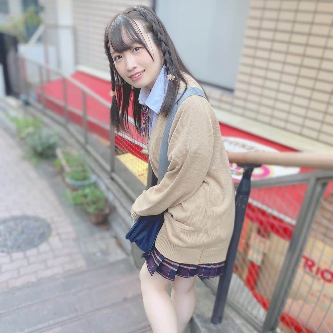 制服専門店CONOMiさんのインスタグラム写真 - (制服専門店CONOMiInstagram)「【原宿店】だんだん秋に近づいてきたのでカーディガンコーデがピッタリ🥰👍🏻  画面タップで購入出来ます👌🏻 .   #conomi #高校生 #jk #これがこう #なんちゃって制服 #制服 #可愛い #女の子 #思い出  #コーデ #ディズニー #写真 #ポートレート撮影 #jkにしかできないこと #jkブランド #japan #tokyo #boy #girl #likeforlikes #follow #followme #l4l #f4f #boy #girl  #山川ひろみ #カーディガンコーデ #秋」9月26日 16時51分 - conomi_official