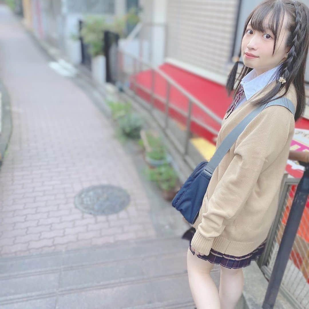 制服専門店CONOMiさんのインスタグラム写真 - (制服専門店CONOMiInstagram)「【原宿店】だんだん秋に近づいてきたのでカーディガンコーデがピッタリ🥰👍🏻  画面タップで購入出来ます👌🏻 .   #conomi #高校生 #jk #これがこう #なんちゃって制服 #制服 #可愛い #女の子 #思い出  #コーデ #ディズニー #写真 #ポートレート撮影 #jkにしかできないこと #jkブランド #japan #tokyo #boy #girl #likeforlikes #follow #followme #l4l #f4f #boy #girl  #山川ひろみ #カーディガンコーデ #秋」9月26日 16時51分 - conomi_official