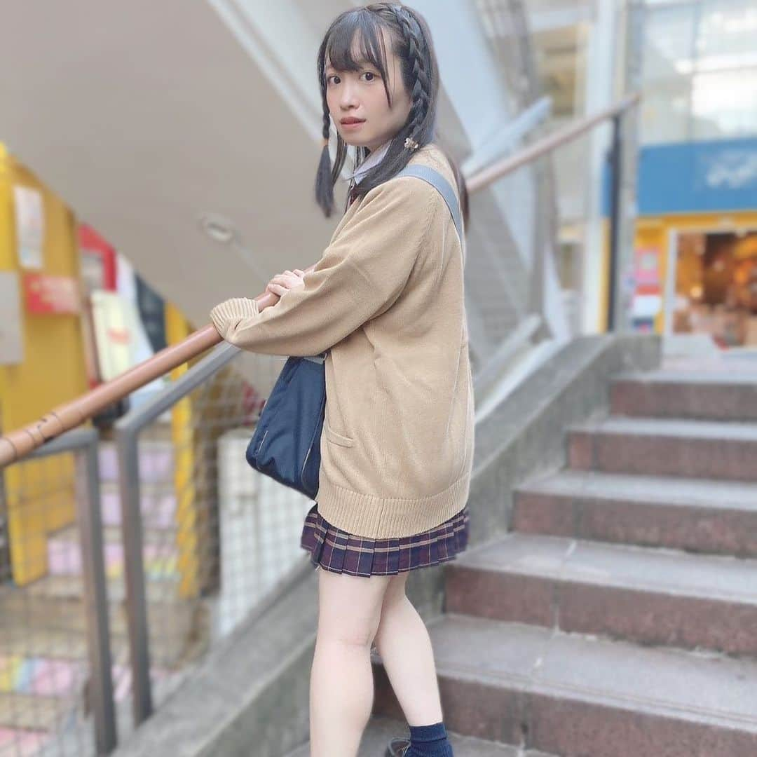 制服専門店CONOMiさんのインスタグラム写真 - (制服専門店CONOMiInstagram)「【原宿店】だんだん秋に近づいてきたのでカーディガンコーデがピッタリ🥰👍🏻  画面タップで購入出来ます👌🏻 .   #conomi #高校生 #jk #これがこう #なんちゃって制服 #制服 #可愛い #女の子 #思い出  #コーデ #ディズニー #写真 #ポートレート撮影 #jkにしかできないこと #jkブランド #japan #tokyo #boy #girl #likeforlikes #follow #followme #l4l #f4f #boy #girl  #山川ひろみ #カーディガンコーデ #秋」9月26日 16時51分 - conomi_official