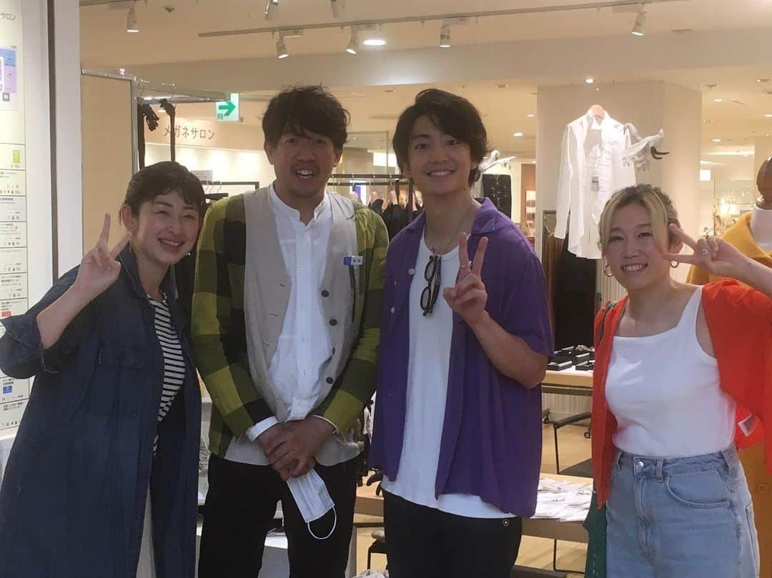 伊藤健太郎さんのインスタグラム写真 - (伊藤健太郎Instagram)「大阪の時のスタッフさん、そしてその時の陶芸の先生に東京でお会いできました！約2年ぶりに。  とても幸せな時間でした。  kentaro」9月26日 17時25分 - kentaro_official_