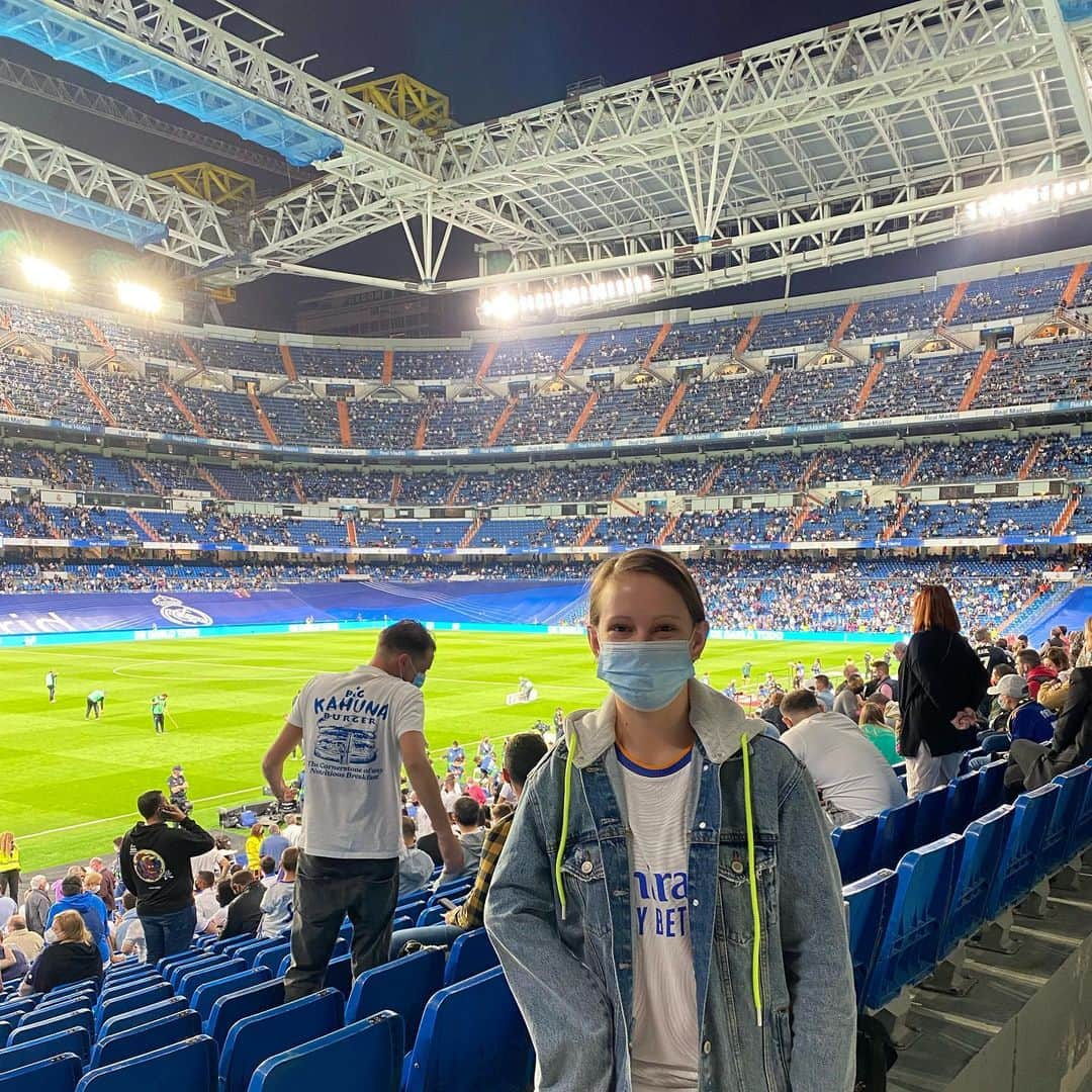 Karolina pekのインスタグラム：「Fotazo z Bernabeu 🤩⚪️🇪🇸 #realmadrid #santiagobernabeu #madrid #halamadrid」