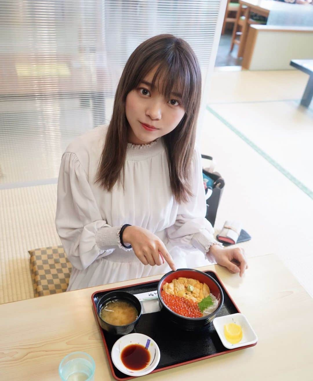 横山キラさんのインスタグラム写真 - (横山キラInstagram)「人生で1番美味しいうに食べました🤤🤤  うに経験浅いけどね()  #海鮮 #いくら #うに丼 #うにいくら丼 #うに #海鮮丼 #海鮮丼ランチ  #日本人に生まれてよかった  #定期 #日本人(定期)」9月26日 20時12分 - kira_yokoyama_