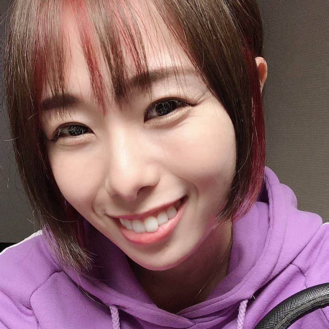 ゆうりたん（元 芹沢ゆうり）のインスタグラム：「. これでわかるかい？？  #ショートカット女子 #ショートヘア女子 #ショート女子 #きゃば嬢 #キャバ嬢 #キャバクラ嬢 #六本木レッドドラゴン #六本木 #酒好き #ジムウェアモデル #猫 #保護猫 #猫のいる暮らし #ねこすたぐらむ #ねこちゅーぶ始めました #猫がいる幸せ」
