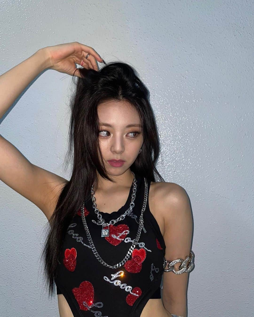 ITZYさんのインスタグラム写真 - (ITZYInstagram)「인기가요💋🖤」9月26日 22時01分 - itzy.all.in.us