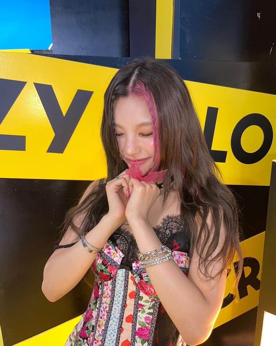 ITZYさんのインスタグラム写真 - (ITZYInstagram)「🎁and🎀」9月26日 23時25分 - itzy.all.in.us