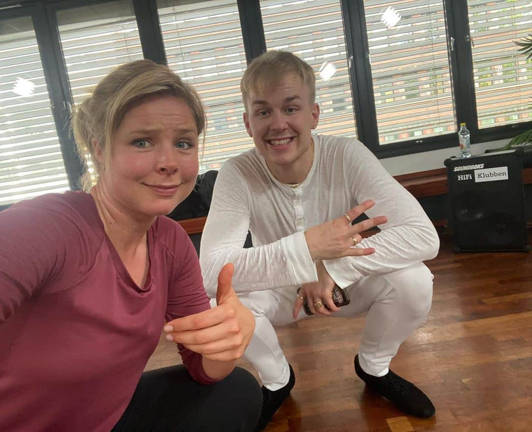 マーレン・ルンビのインスタグラム：「På’n igjen, og nå; JIVE! Veldig kul dans🤩 Denne uka kommer til å bli skikkelig bra👍🏻」