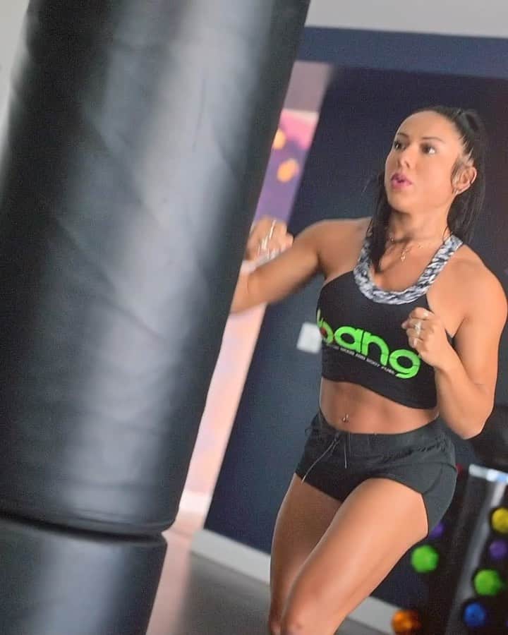 Eri Antonのインスタグラム：「Kick boxing is a full body and cardio workout.  You have to be focused with both body and mind.  So I like to do my kickboxing with @Redline_Energy Cognitive Candy!   Follow the inventor: @BangEnergy.CEO 😎  Apparel: @BangRevolution.apparel  Go to www.bangenergy.com and use ERI10 for a 10% discount  #BangEnergy  #EnergyDrink  #ad  #Redline」