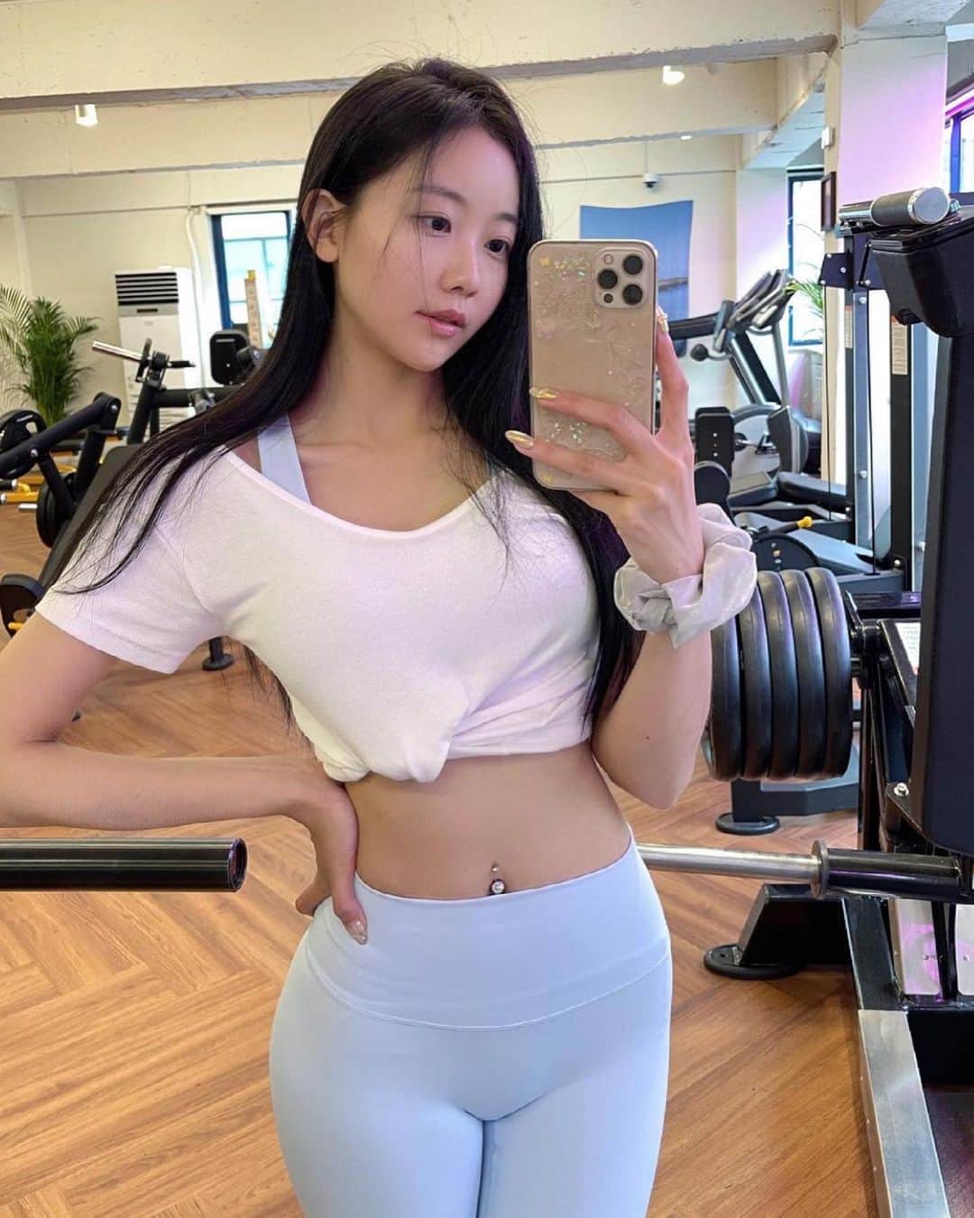 BodyON Koreaさんのインスタグラム写真 - (BodyON KoreaInstagram)「🔥생각과 삶이 멋진 #운동 피플들을 바디온코리아는 응원합니다! | | la_vie_enrose__ 👍😎💕 | | 🍀자신 or 주변 지인 중에 짐패션 핫피플 계시면 DM 보내주세요📩 | | #diet #trainer #필라테스 #fit #girl #selfie #model #abs #운동복 #셀피 #일상 #거울샷#instagood #브라탑 #healthy #눈바디 #fitness #얼짱 #몸짱 #body #몸스타그램 #바디스타그램 #모델#국내여행 #다이어터 #헬스 #여행에미치다 #pilates」9月27日 11時55分 - bodyonkorea