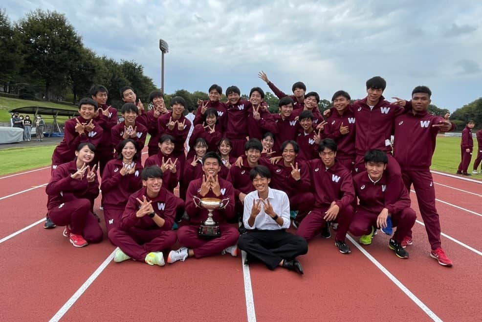 山内大夢さんのインスタグラム写真 - (山内大夢Instagram)「・ #97早慶戦 400m 46"69 優勝と46秒台の目標達成 早慶戦で大学でのレースが全て終了しました。 この代で最後まで戦えて本当に幸せでした。 みんなありがとう！！！！ 来シーズンに向けてまたがんばります！！ 大学で関わってくださった皆さん本当にありがとうございました！🙇‍♂️  #臙脂で染めろ #早稲田人たれ  #日本一の障害ブロック  #metasprint  #一か八かかけてみた #初MVP」9月27日 22時46分 - hi08ro24mu