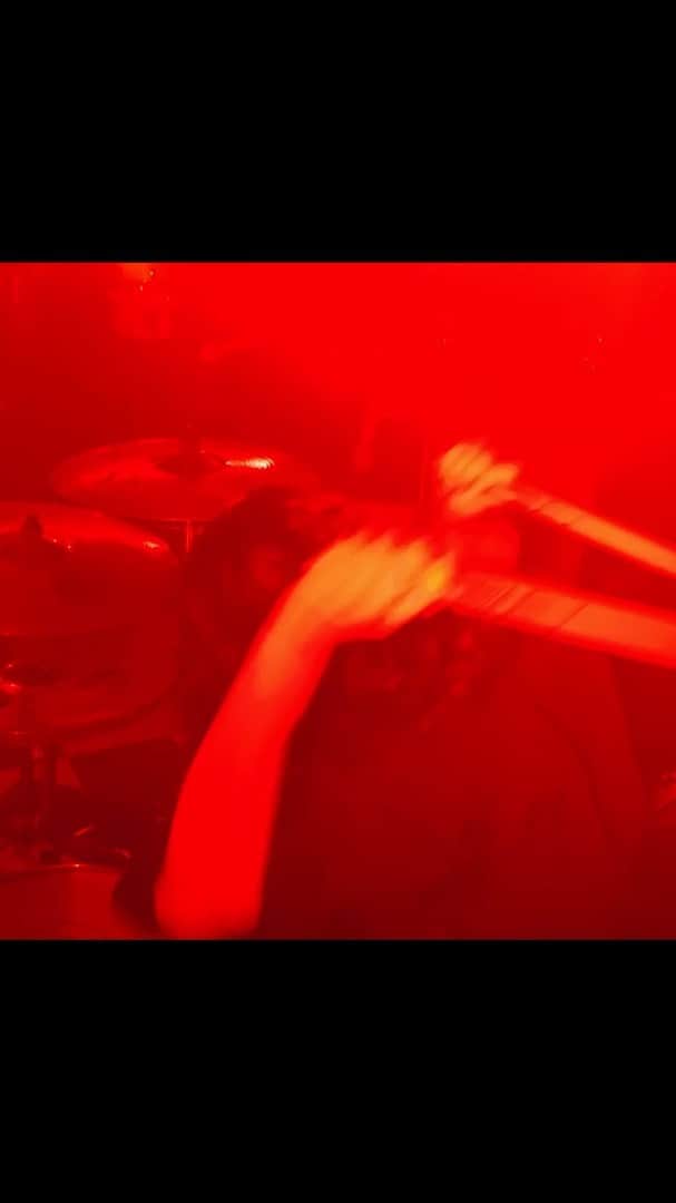 Natsuのインスタグラム：「#nocturnalbloodlust #ncbl #metalcore #japanesemetalcore #drum #drummer #metaldrummer #pearldrums #zildjian   @pearl.drums.jp  @pearl_drums  @zildjian_japan  @zildjiancompany」