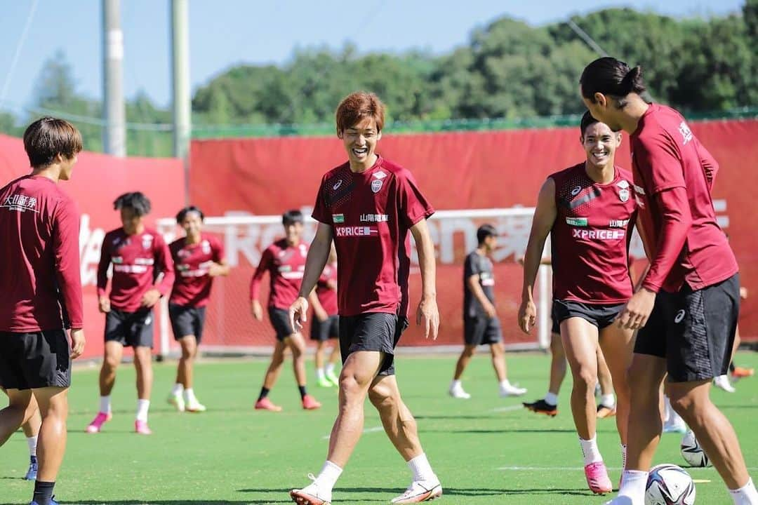 大迫勇也のインスタグラム：「Good training👍  #ヴィッセル神戸 #visselkobe  #一致団結」