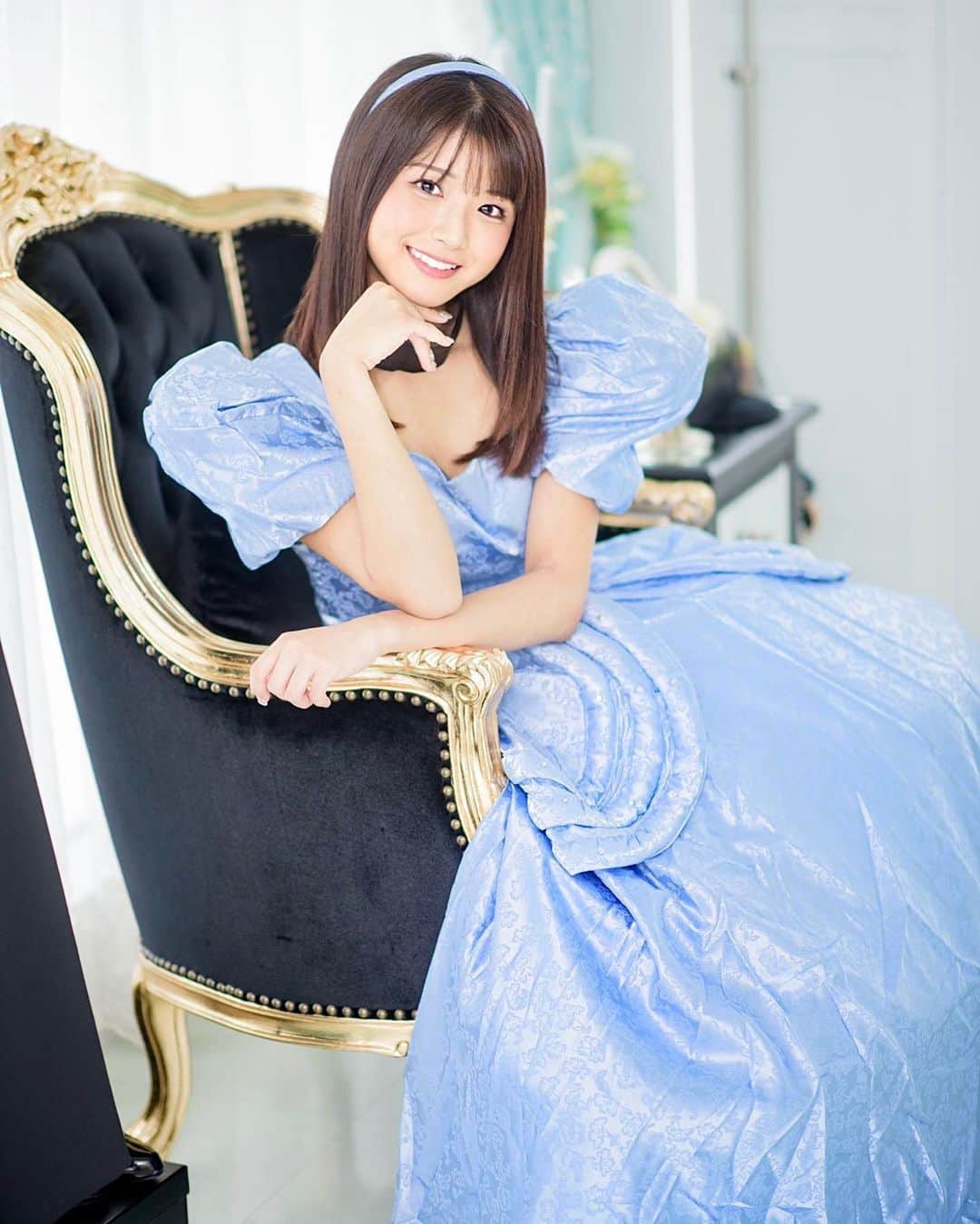 山本ゆうかのインスタグラム：「ユニバのハロウィン行きてぇ〜けど 動画見たけど人密集しすぎてちょっと怖い🤏  #シンデレラ」