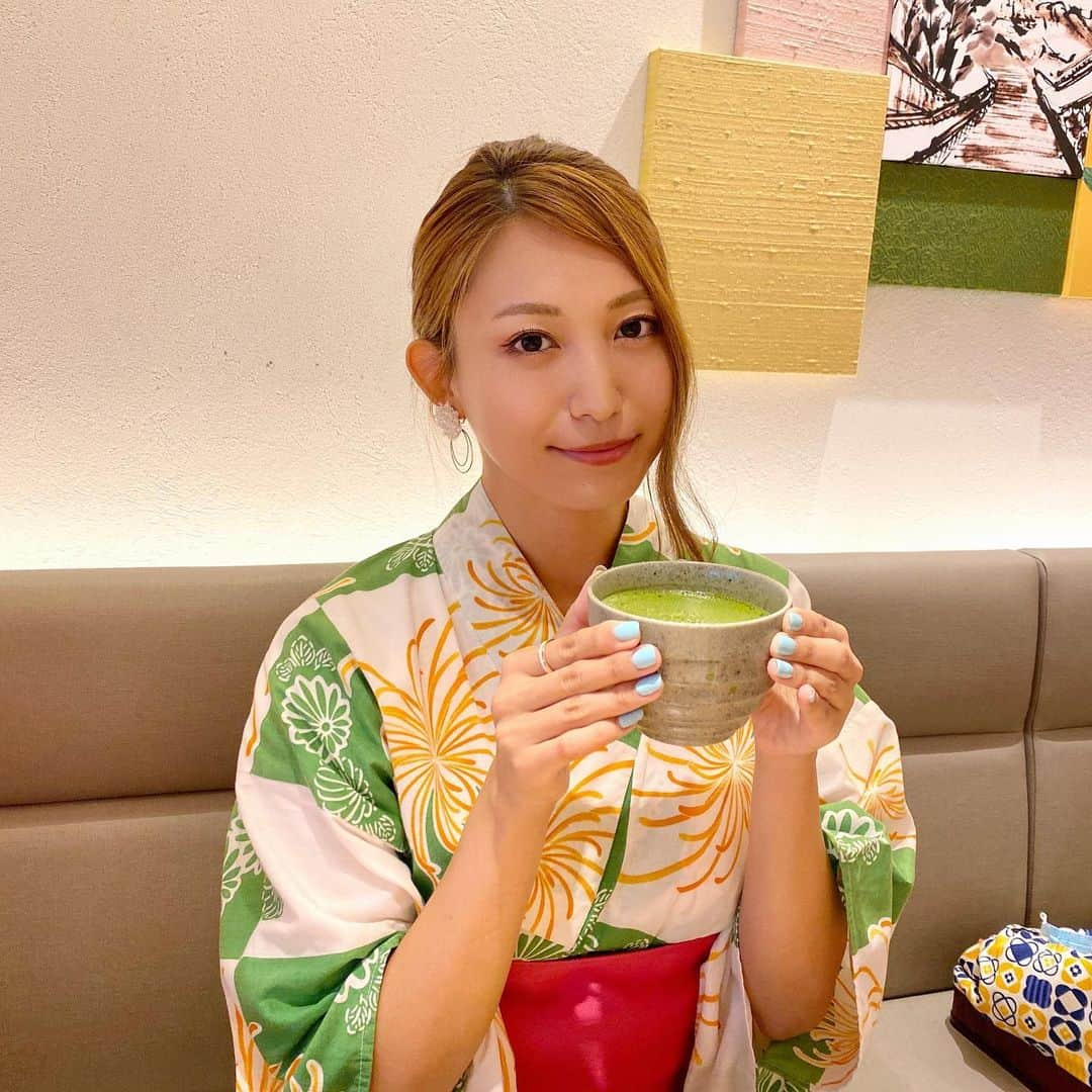 市原彩花さんのインスタグラム写真 - (市原彩花Instagram)「お茶飲む？🍵  #浴衣#yukata#kimono#japanesegirl#asiangirl#鎌倉#kamakura#japan#cewek#gadis#gadiscantik」9月27日 18時01分 - ayaka_ichihara