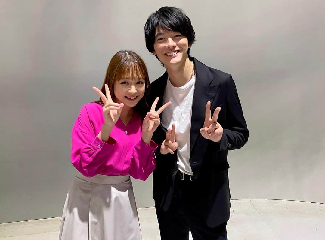 のインスタグラム：「💖掲載情報💖  発売中のCheese!11月号に  #つま好き 千歳(#大原櫻子 )&瀬那(#櫻井海音 ) ツーショットインタビュー掲載✌️  いよいよ明後日から #Paravi で独占先行配信スタート🎬✨  ぜひお楽しみに💕 #テレビ東京」